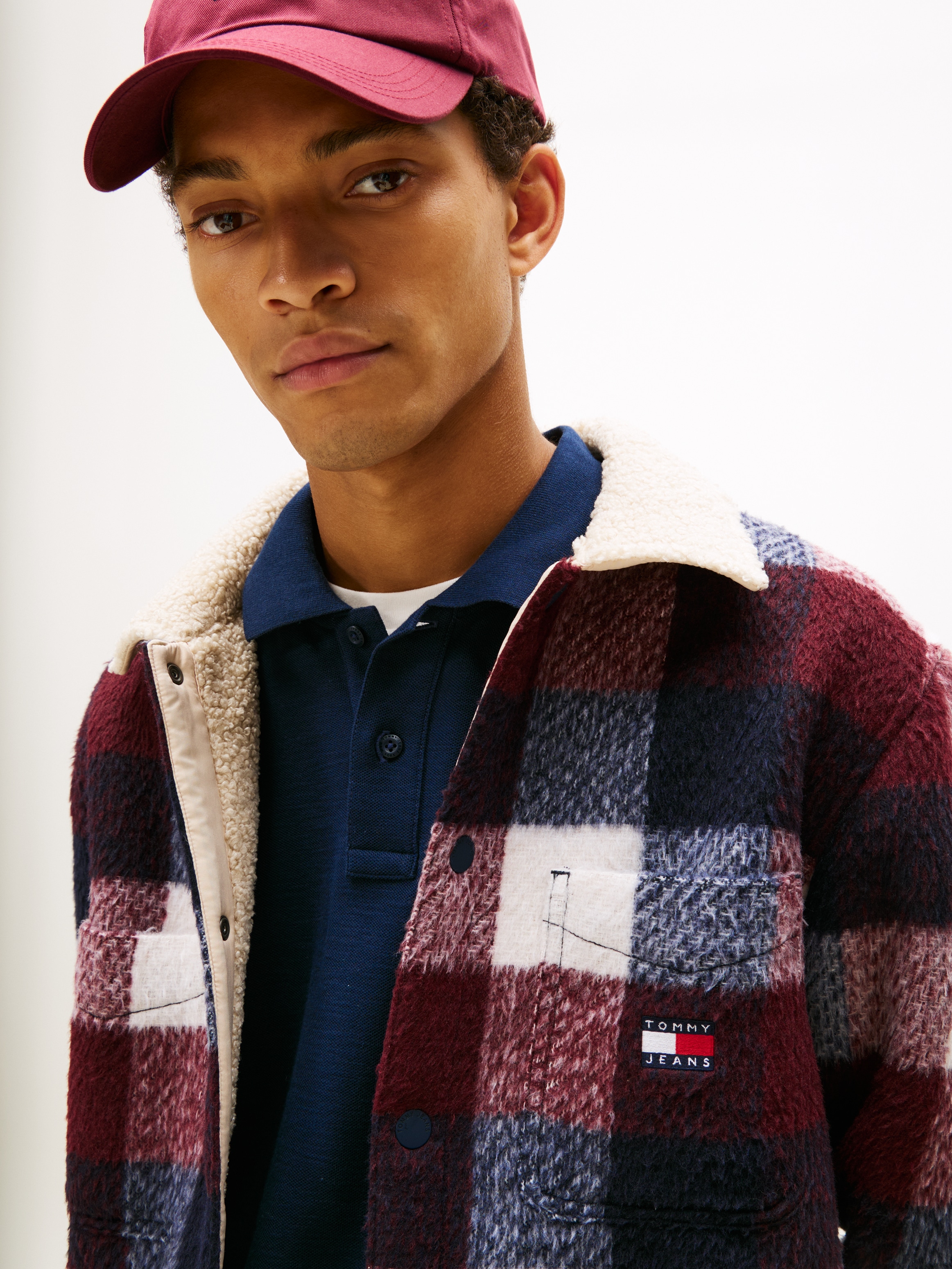 Tommy Jeans Karohemd »CHECK TEDDY OVERSHIRT« Overshirt Jacke Holzfäller kRegular fit mit Rundhalsausschnitt