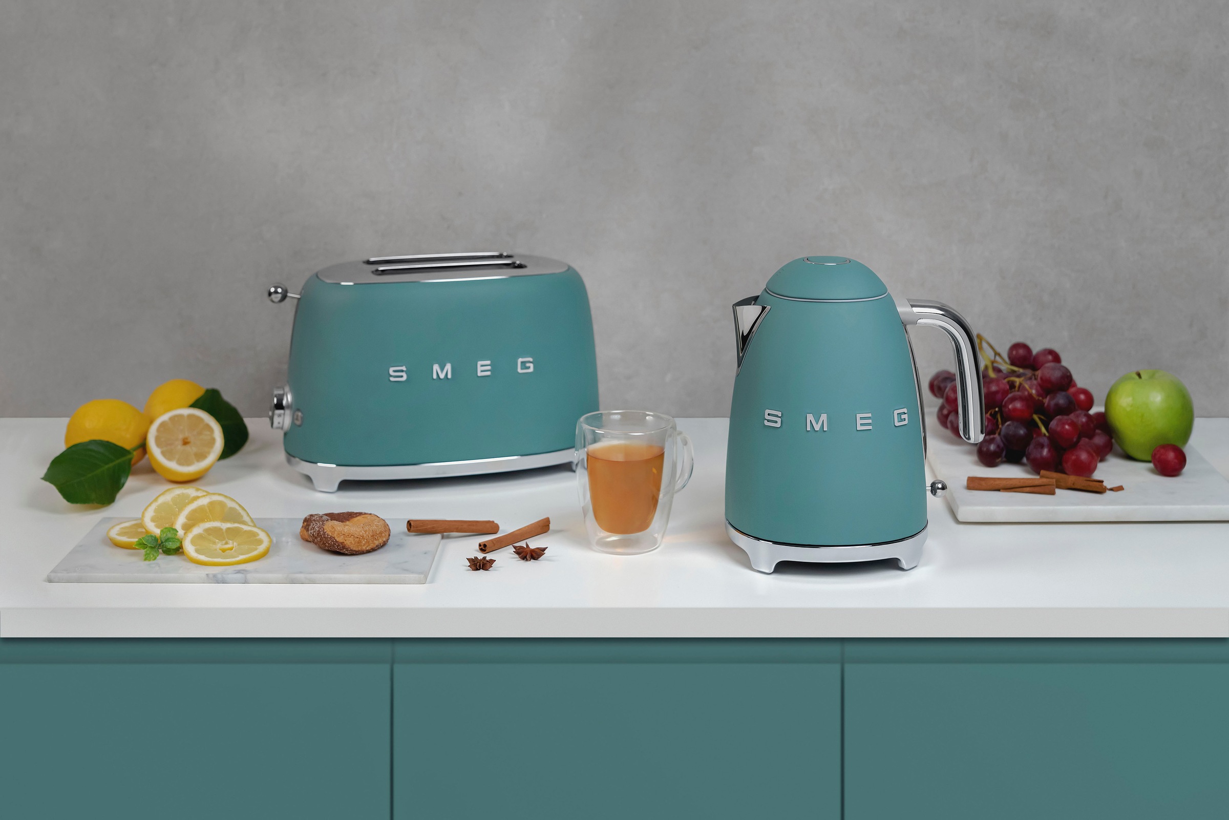 Smeg Wasserkocher »KLF03EGMEU«, 1,7 l, 2400 W