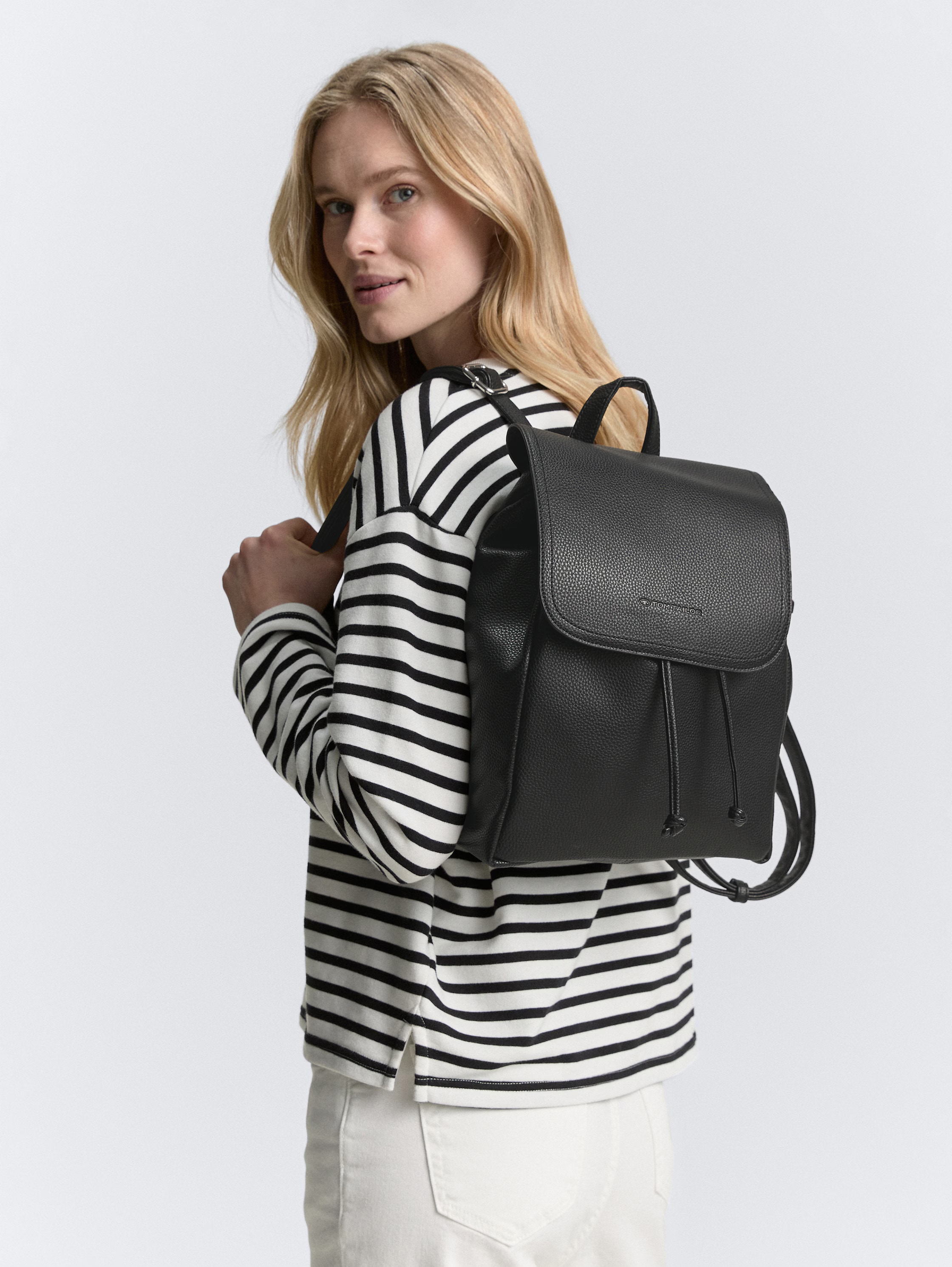 TOM TAILOR Rucksack »Tinna« ein perfekter Allrounder, sportiv und modern mit funktionalen Details