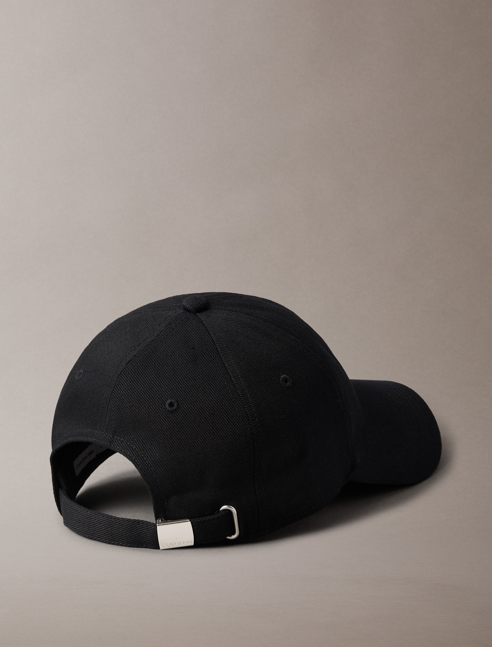 Calvin Klein Jeans Baseball Cap »MONO LOGO EMBRO CAP«, mit Logostickerei