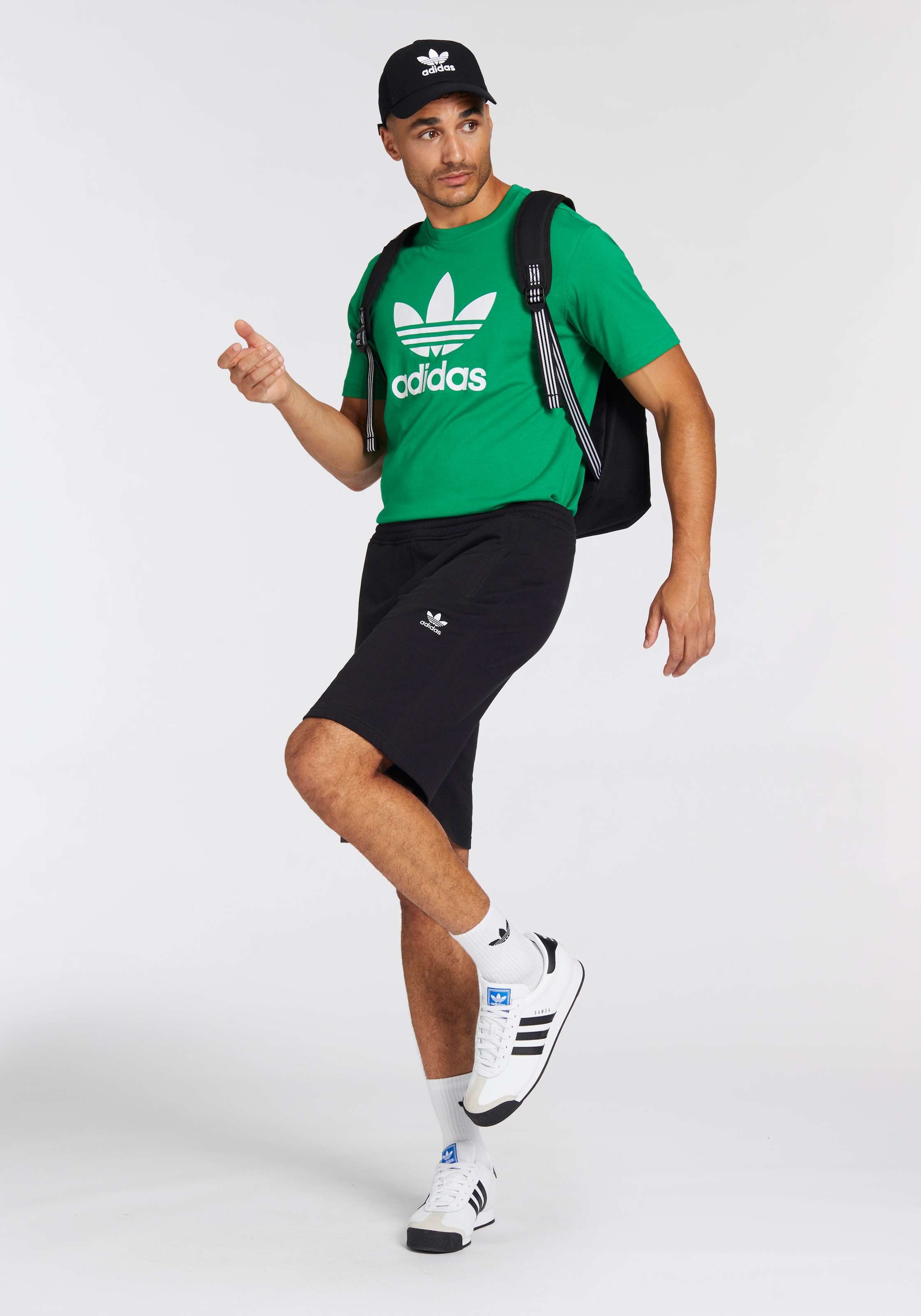 adidas Originals Shorts »ESS SHO«, (1 tlg.), Essential Sweat Shorts mit Logo, aus weichem French-Terry Material