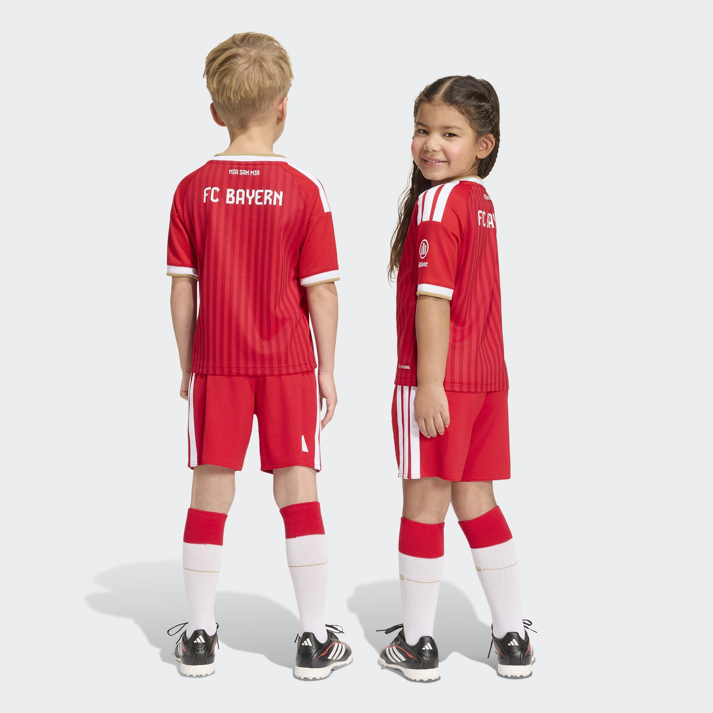 adidas Performance Trainingsanzug »FCB H MINI« 2 für junge Fußballfans, mit regulärem Schnitt, zweiteiliges Set