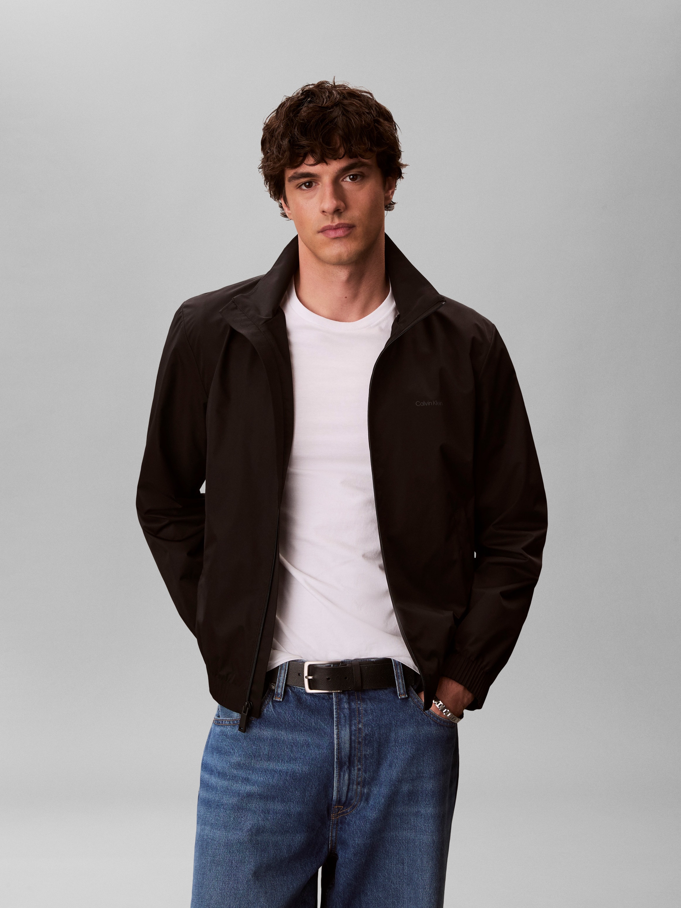 Calvin Klein Windbreaker »LS NYLON STAND COLLAR WINDBREAKE« ohne Kapuze Regular fit mit Stehkragen