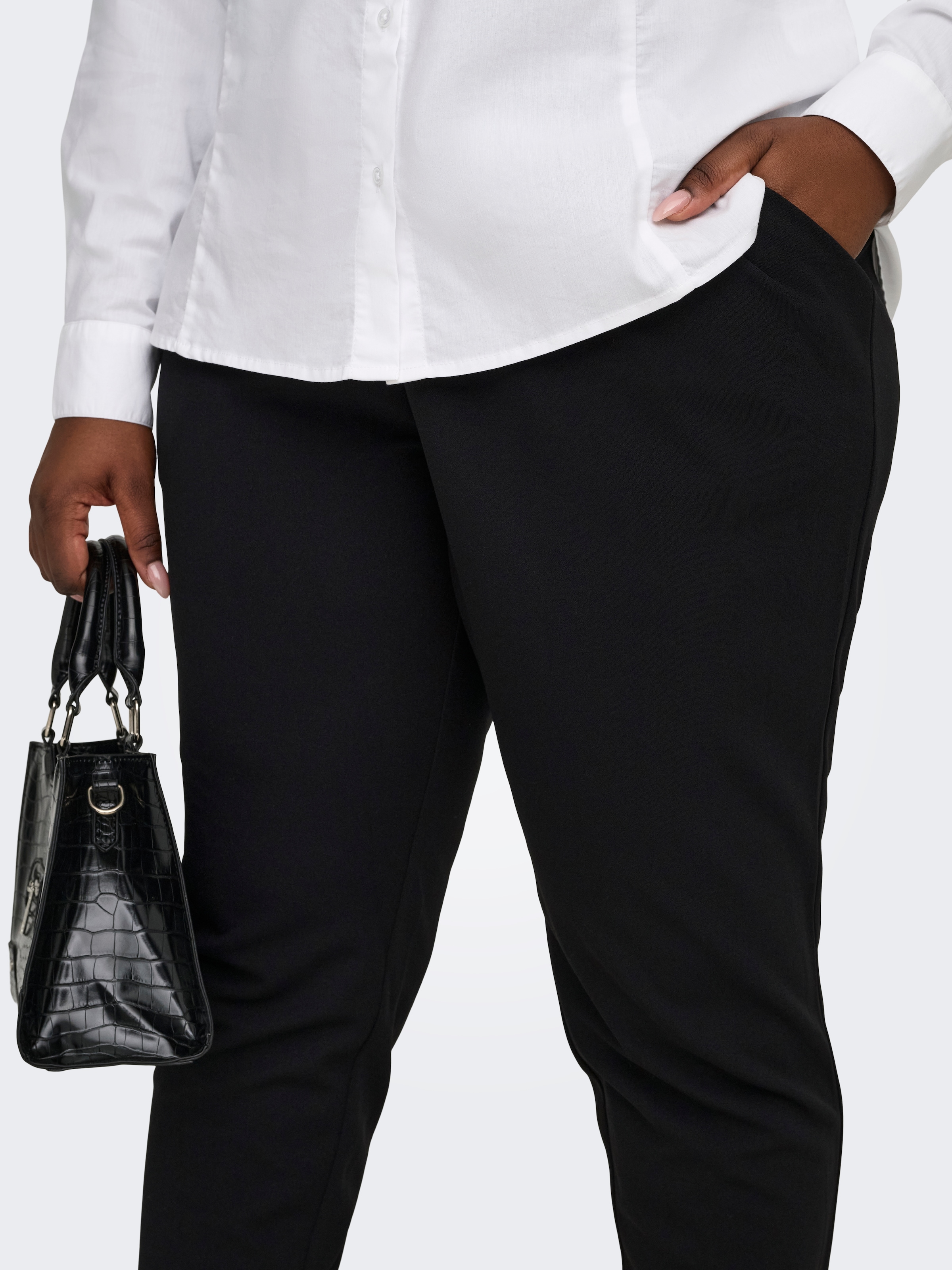 ONLY CARMAKOMA Leggings »CARSANIA BUTTON CAPRI JRS PNT NOOS«