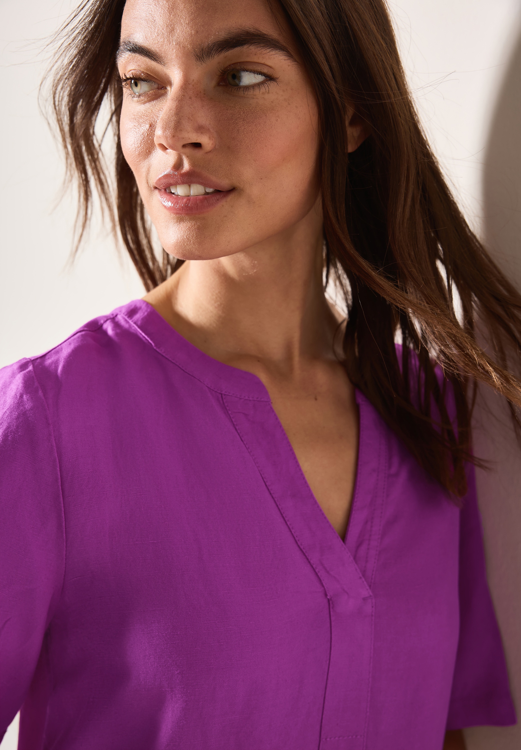 Cecil Sommerkleid, Splitneck, mit Leinen