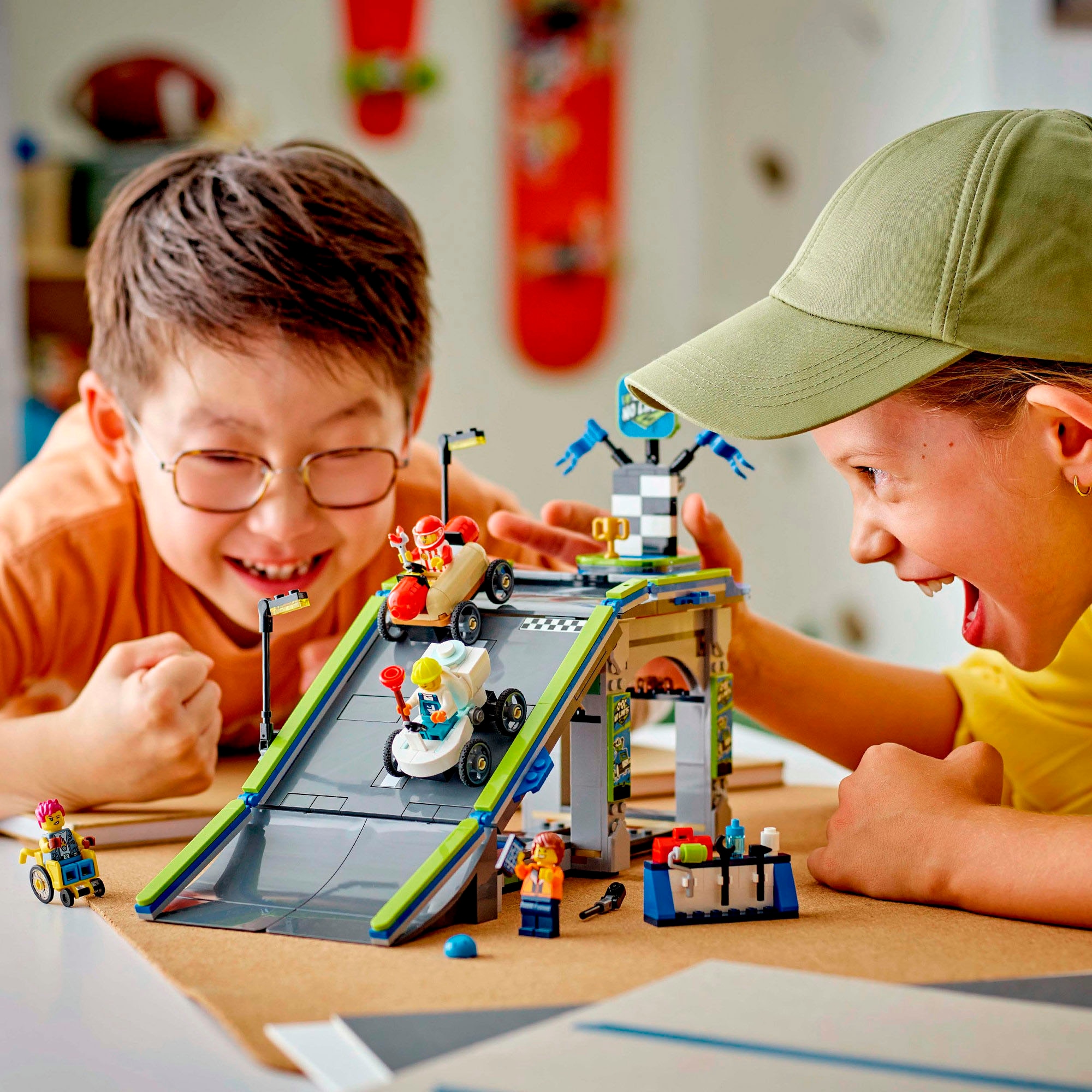 LEGO® Konstruktionsspielsteine »Keine Limits: Seifenkistenrennen mit Rampe (60460), LEGO City«, (436 St.), Made in Europe