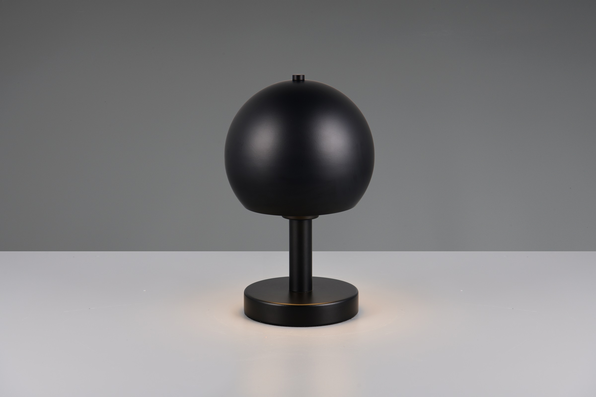 my home Schreibtischlampe »Christelle, Deko Tischleuchte mit Metallschirm Ø 18cm Höhe 29cm« E27 1 Stk. warmweiß - kaltweiß exkl 1x E27 max 10W, indirektes Licht, Lichtaustritt nur nach unten