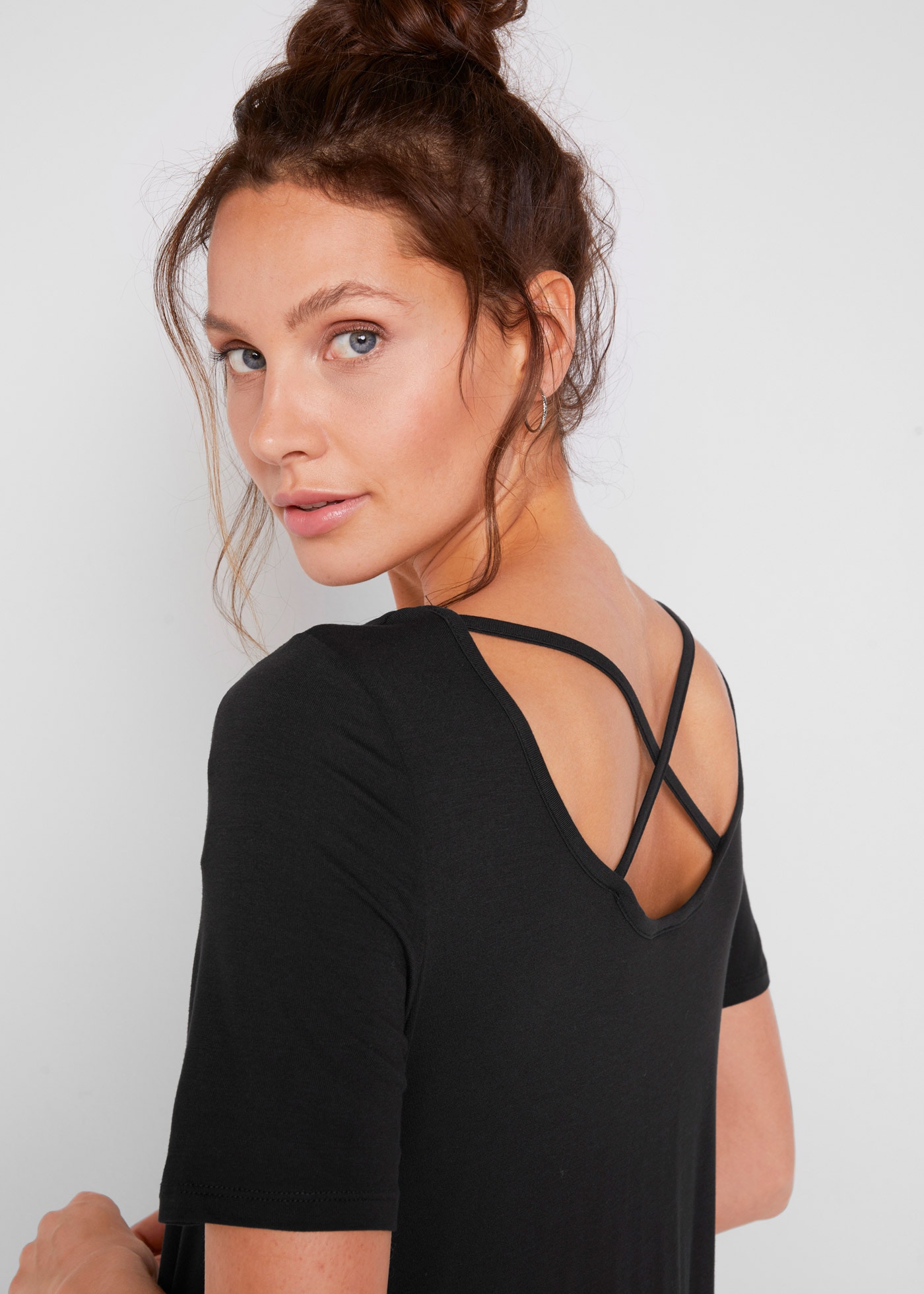 bonprix Longshirt »Zipfel Longshirt, kurzarm« A-Linie Passform, Kurzarm, aus Viskose und Elasthan, Zipfel-Design