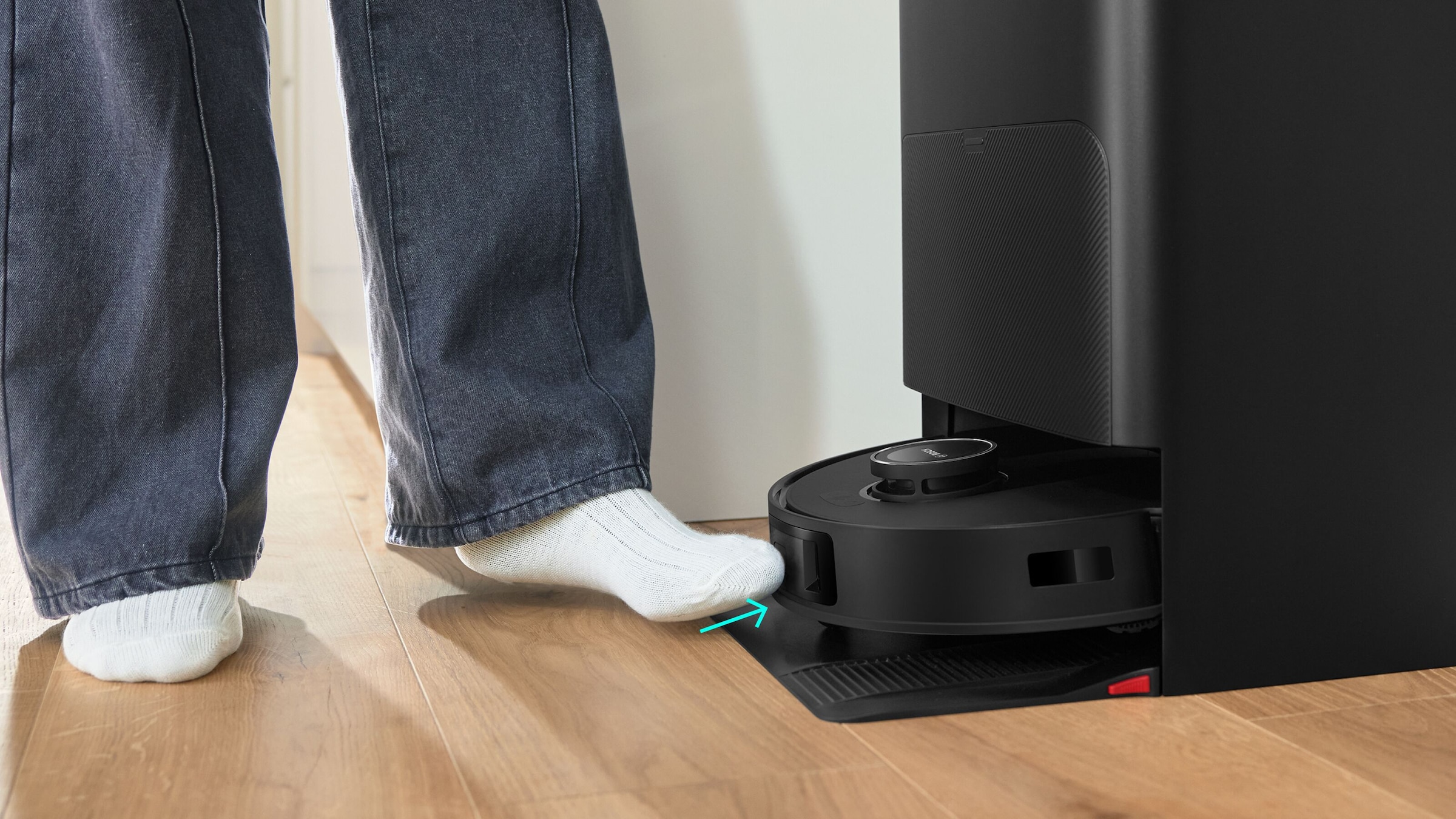 BOSCH Saugroboter »Spotless Max BCRDW3B, rotierende Wischpads, 70°C Selbstreinigung«, Datensicherheit, 11.000 Pa Saugkraft, Absaugstation, Carbon Bürste