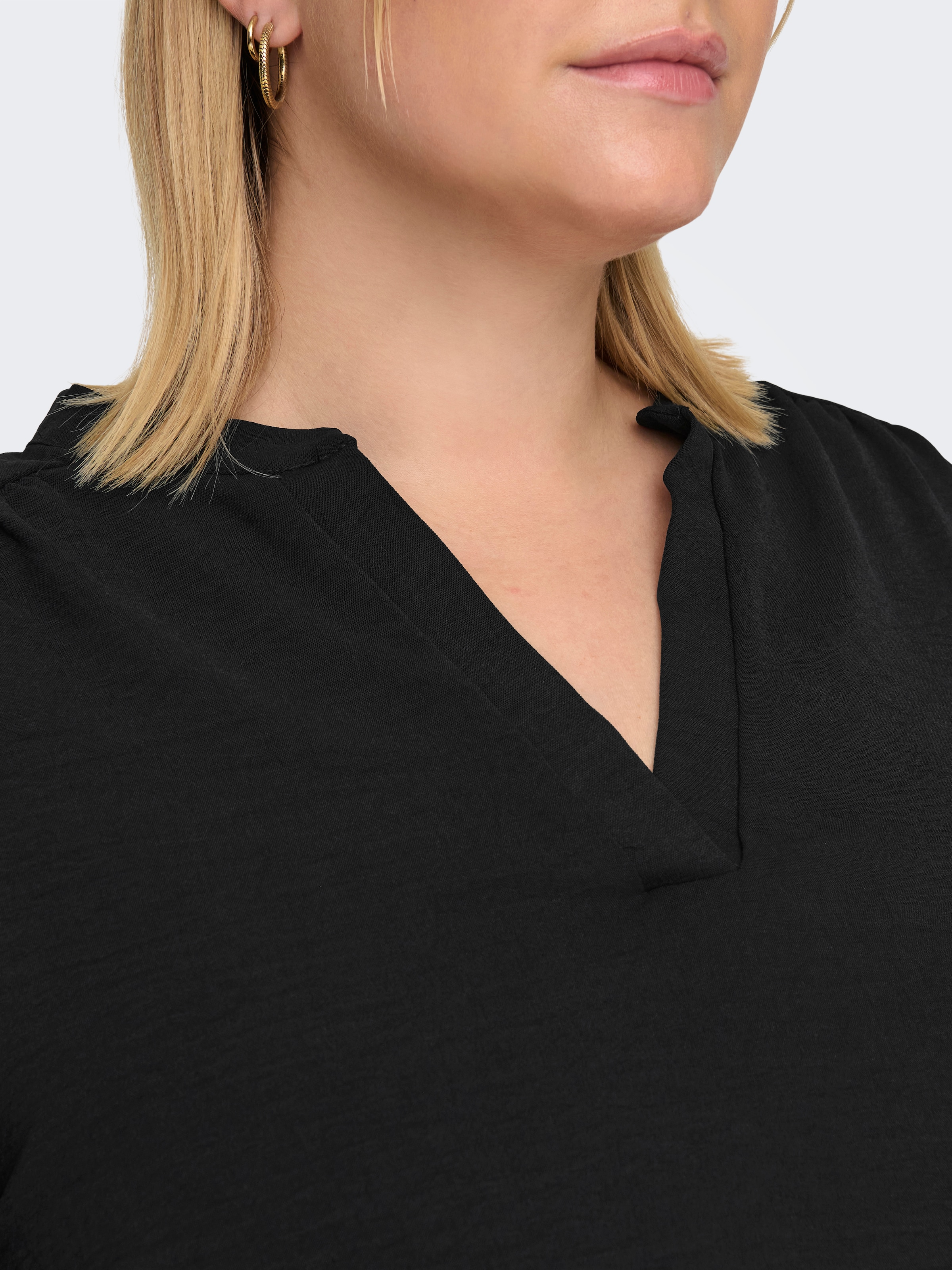 ONLY CARMAKOMA Shirtbluse »CARMETTA LIFE V-NECK TOP WVN NOOS«