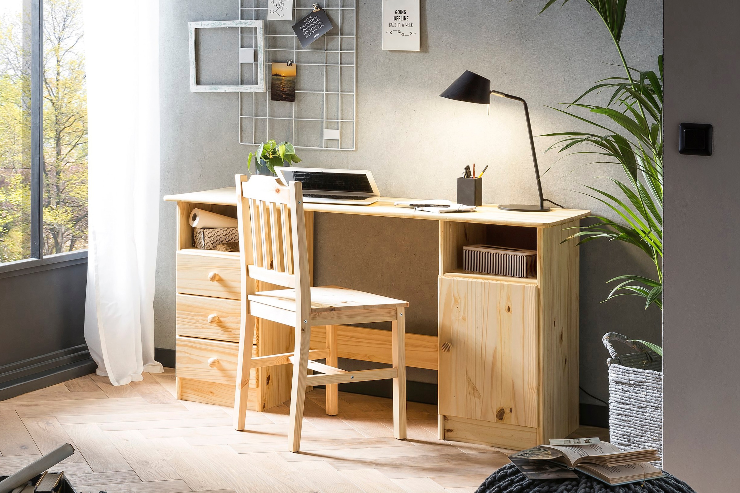 Home affaire Schreibtisch »Chur«, Gefertigt aus massivem Kiefernholz, Home office
