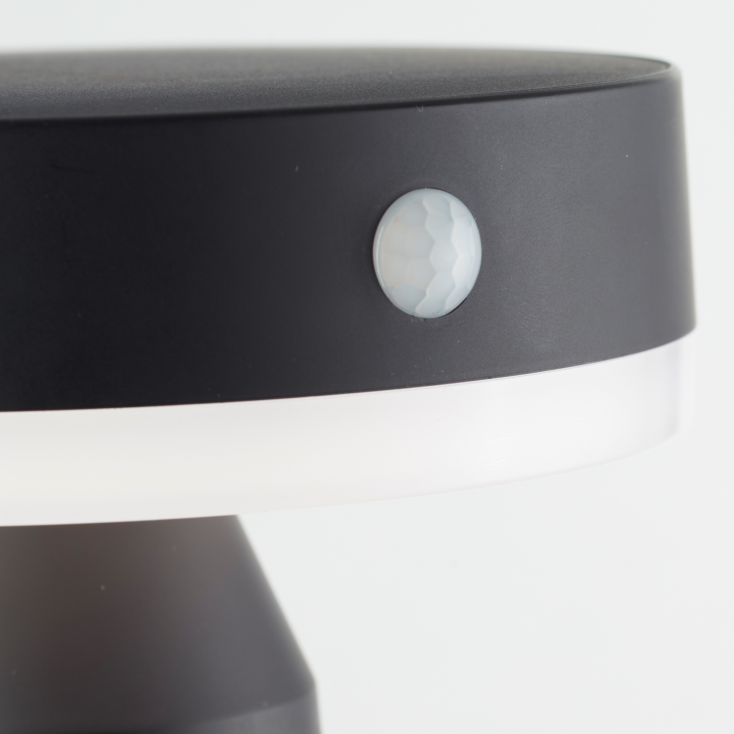 Brilliant LED Außen-Wandleuchte »Magua« 1 Stk. Neutralweiß LED Außenwandlampe mit Solar, 20 cm, 350 lm, 4000 K, Metall, schwarz