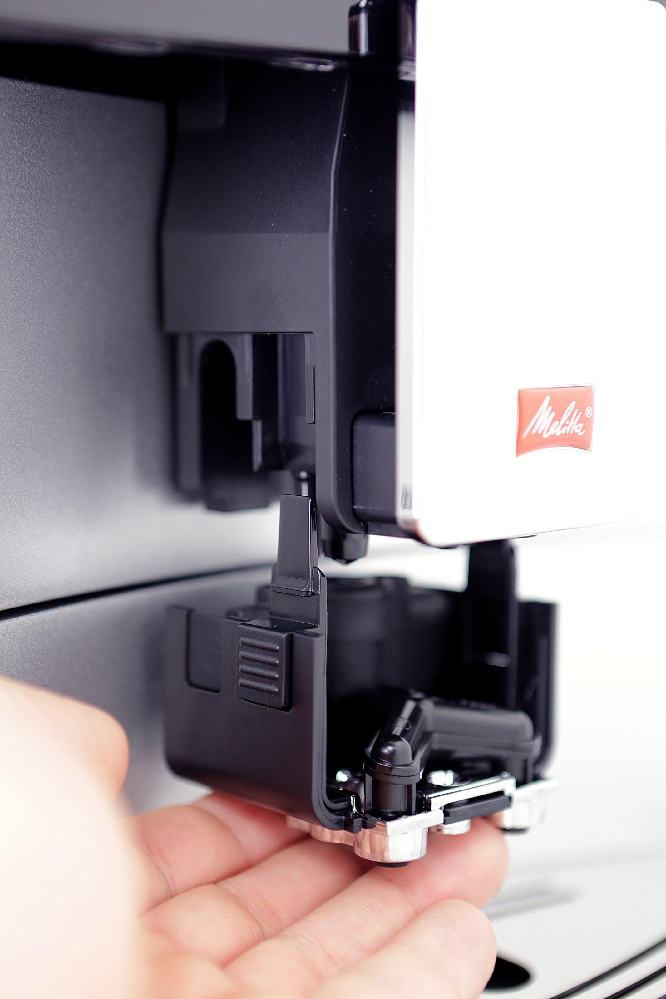 Melitta Kaffeevollautomat »Barista T Smart® F 83/0-102, schwarz« 4 Benutzerprofile& 18 Kaffeerezepte, nach italienischem Originalrezept