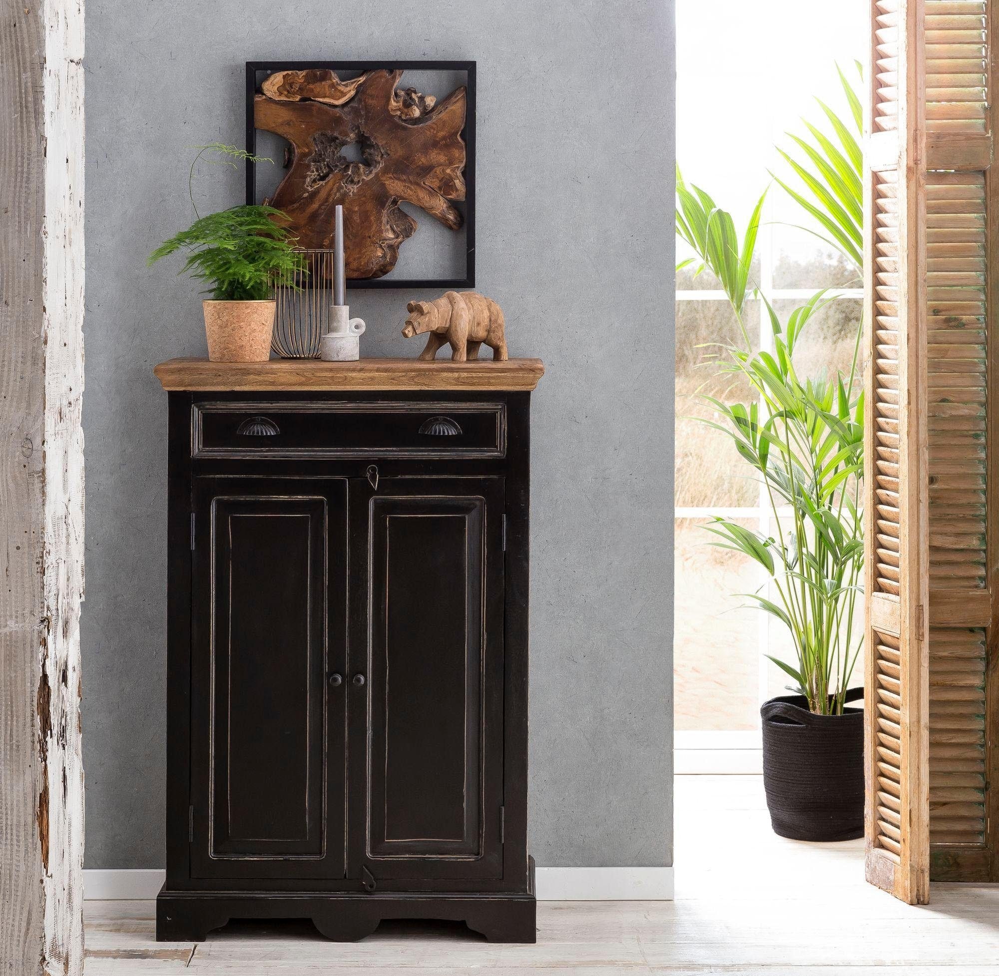 SIT Highboard "Dambulla Vintage aus Mangoholz mit Türen & Schublade" Vier feste Einlegeböden für strukturierten Stauraum