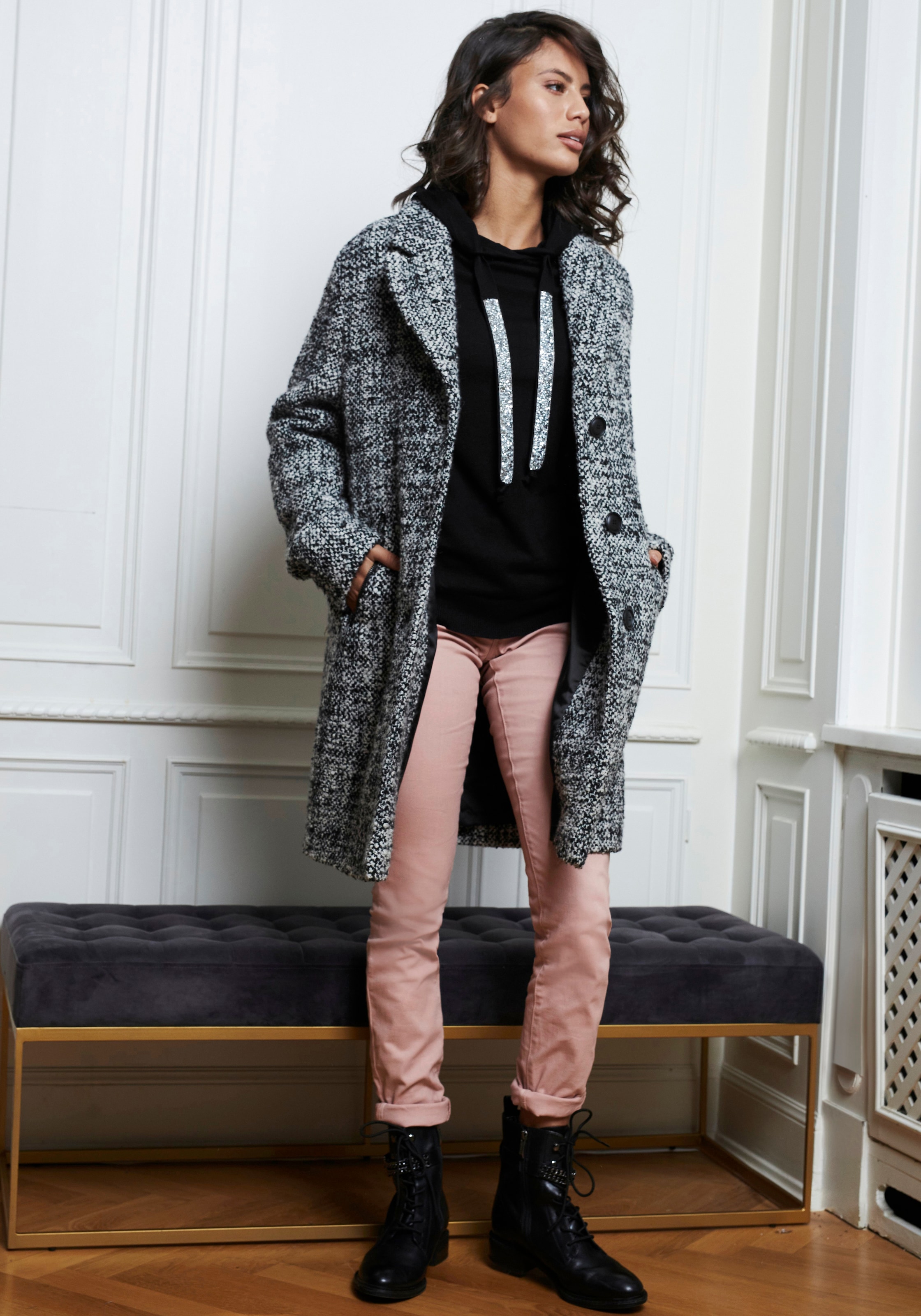 Laura Scott Strickpullover, mit Kapuze und glitzernden Bändern