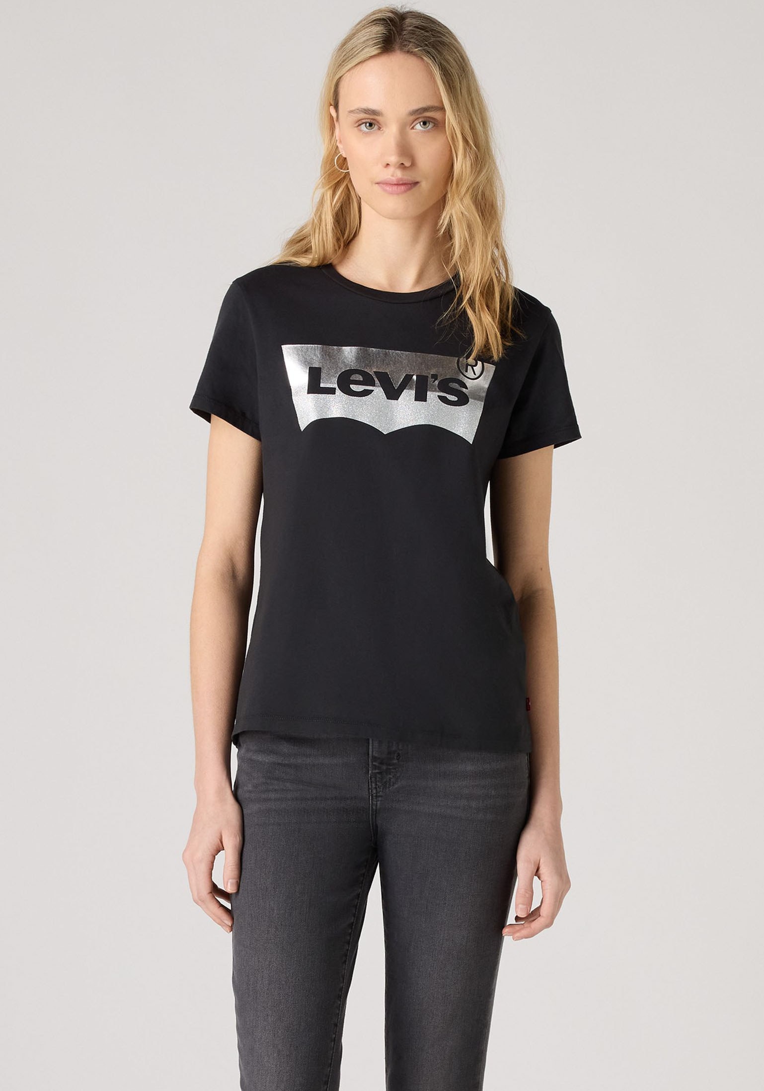 Levi's® Rundhalsshirt »THE PERFECT TEE« mit Logo im Metallic-Holo Print