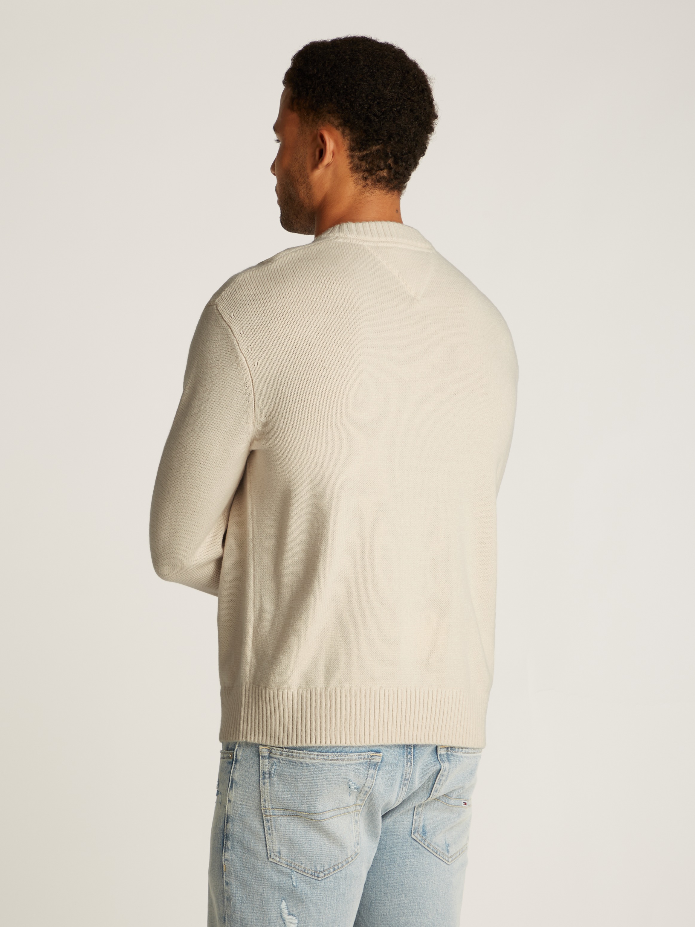 Tommy Jeans Rundhalspullover »TJM REG VARSITY CREW SWEATER EXT«, mit großem Logo