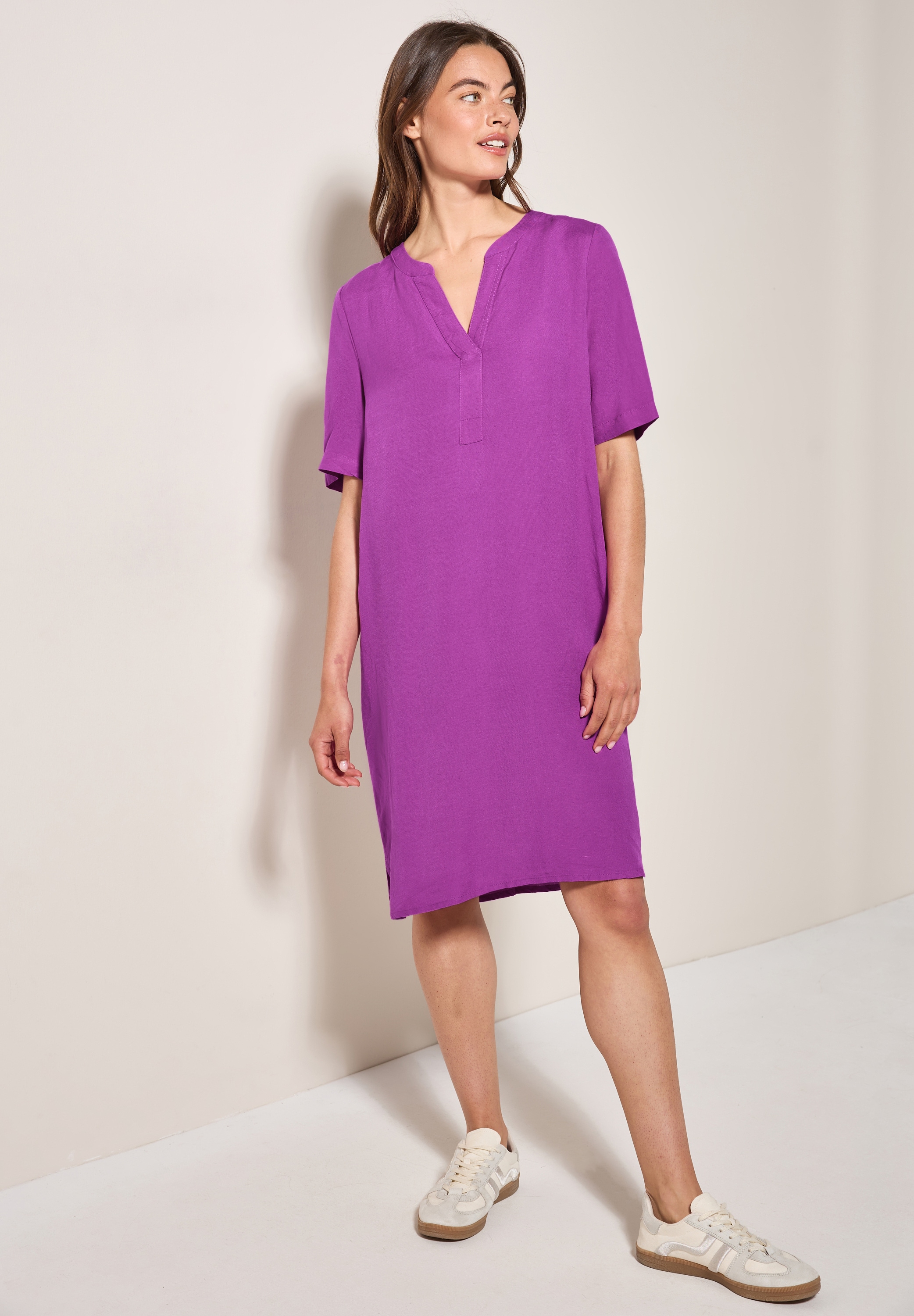 Cecil Sommerkleid, Splitneck, mit Leinen