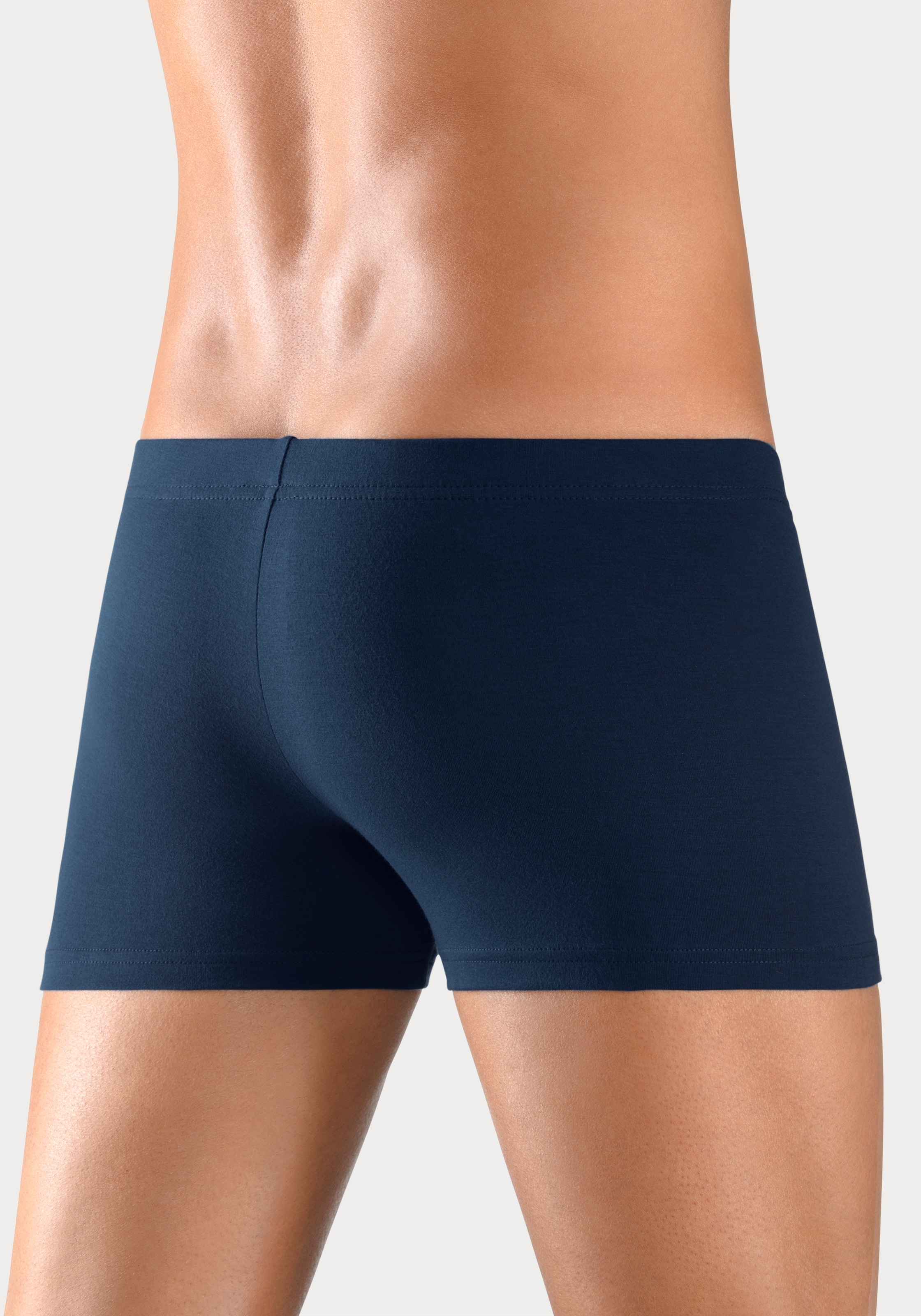 Bench. Boxer »Boxershorts für Herren«, (Dose, 4 St.), Unterhosen in der Dose mit kleinem Logodruck auf dem Bein