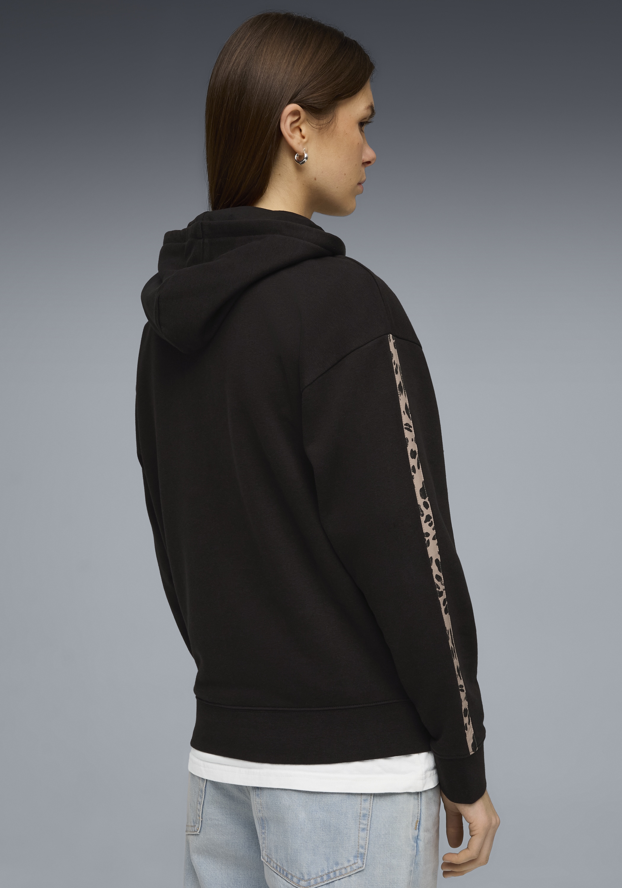 PUMA Kapuzensweatshirt »ESS GRAPHIC ANIMAL COMFORT HOODIE TR«, sportlicher Stil, mit Kängurutasche, mit Print-Applikation
