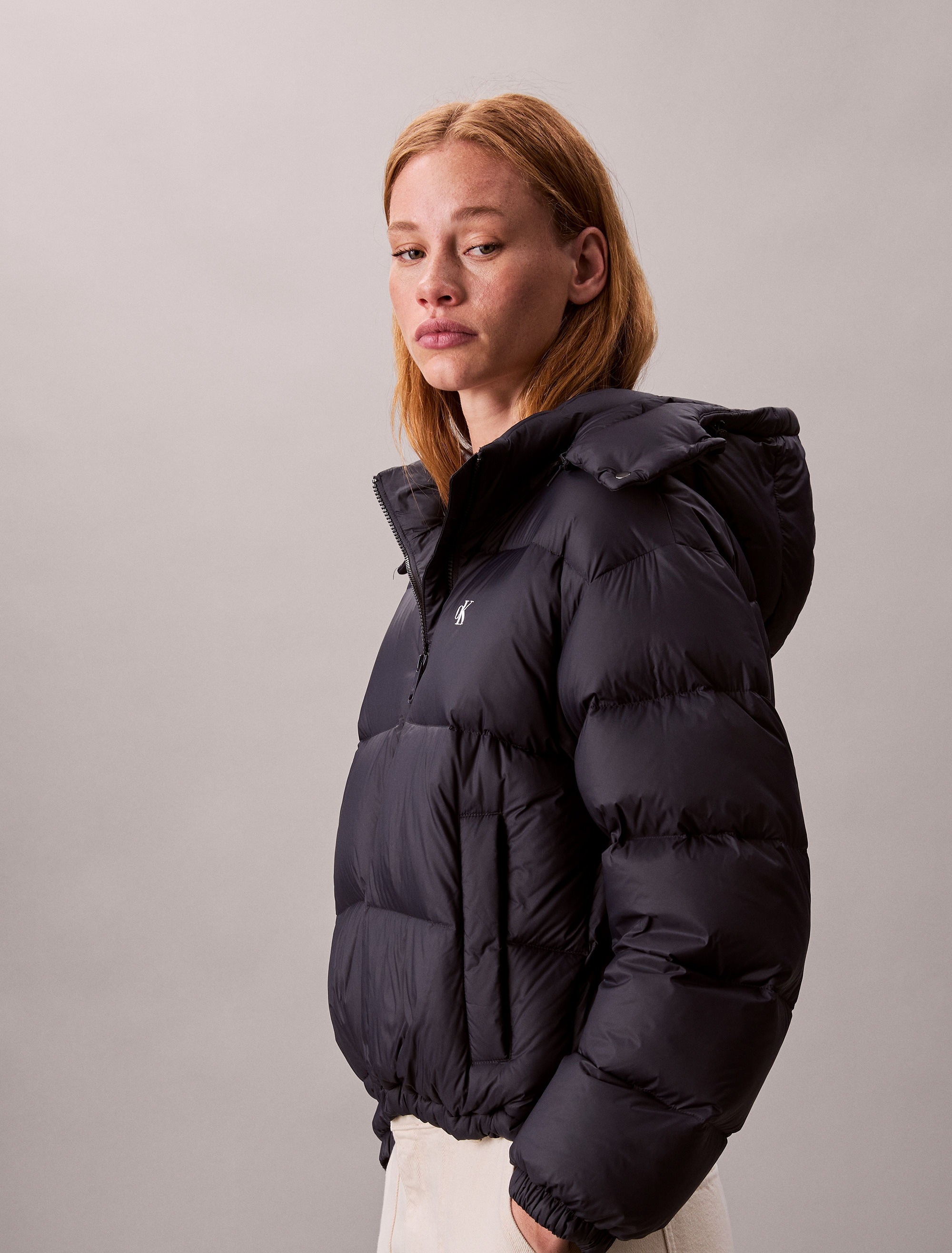 Calvin Klein Jeans Steppjacke »ESSENTIAL MIDWEIGHT PUFFER JACKE« mit Kapuze Mit Rundhalsausschnitt, regular fit