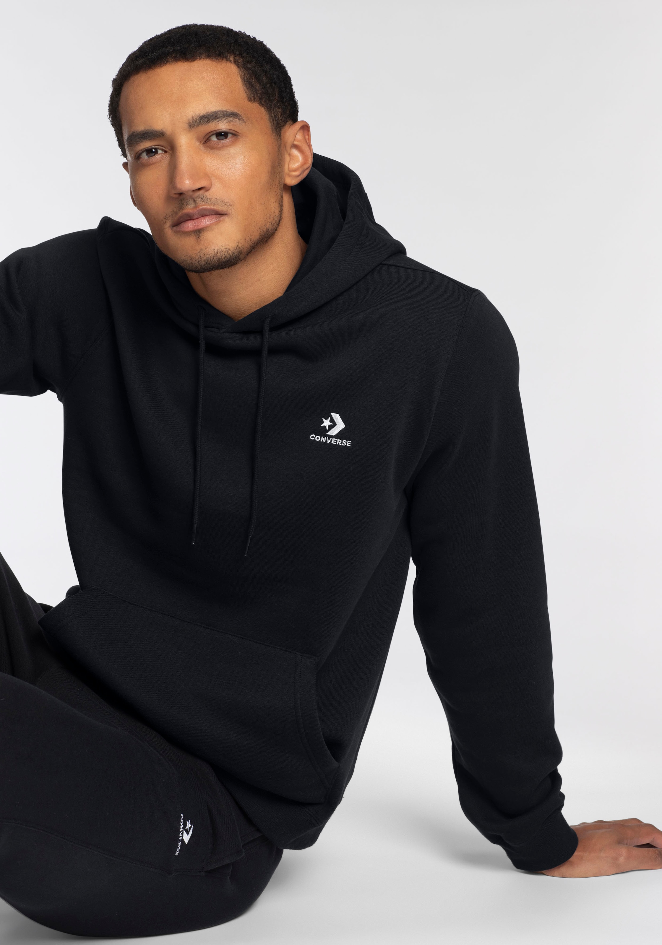 Converse Kapuzensweatshirt »EMBROIDERED STAR CHEVRON BRUSHED BACK FLEECE HOODIE«, (1 tlg.), Unisex