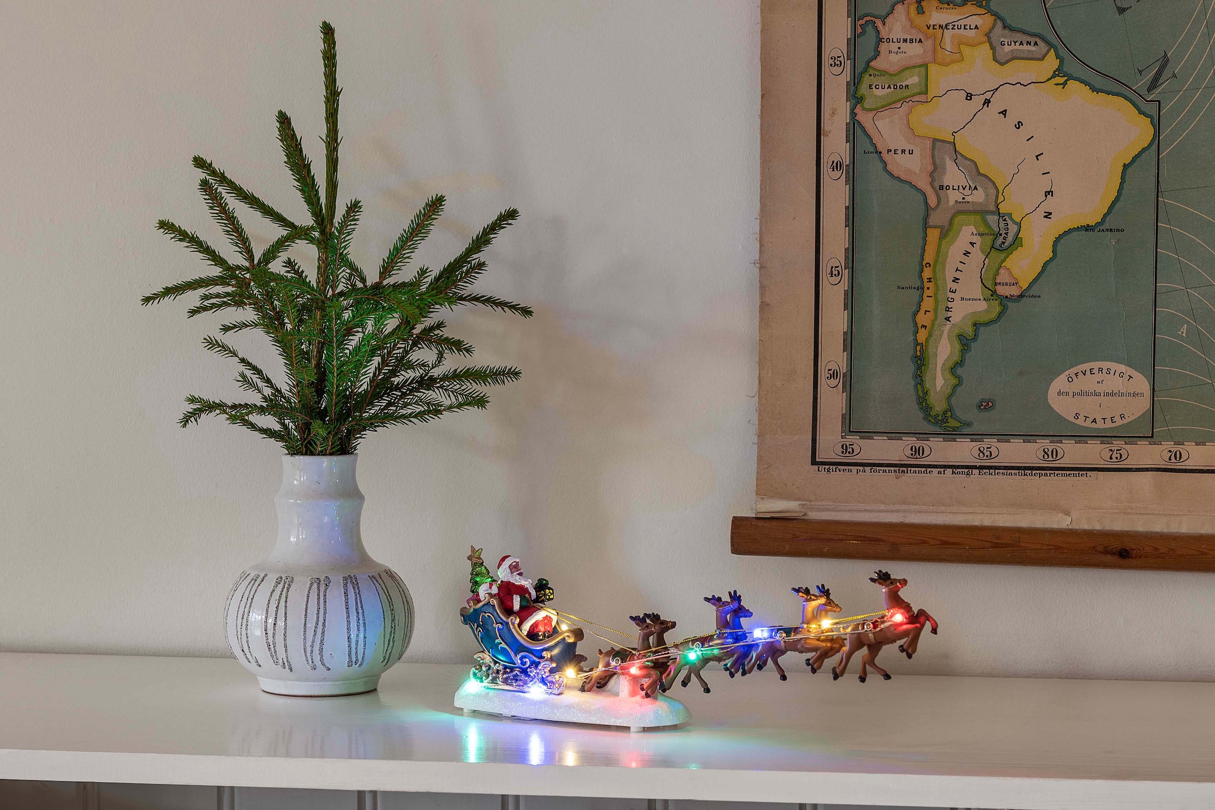 Dekofigur mit ca. Garantie Schlitten Rentieren, | 3 Jahren online »Weihnachtsmann mit LED 14 cm Höhe kaufen Weihnachtsdeko«, XXL im KONSTSMIDE
