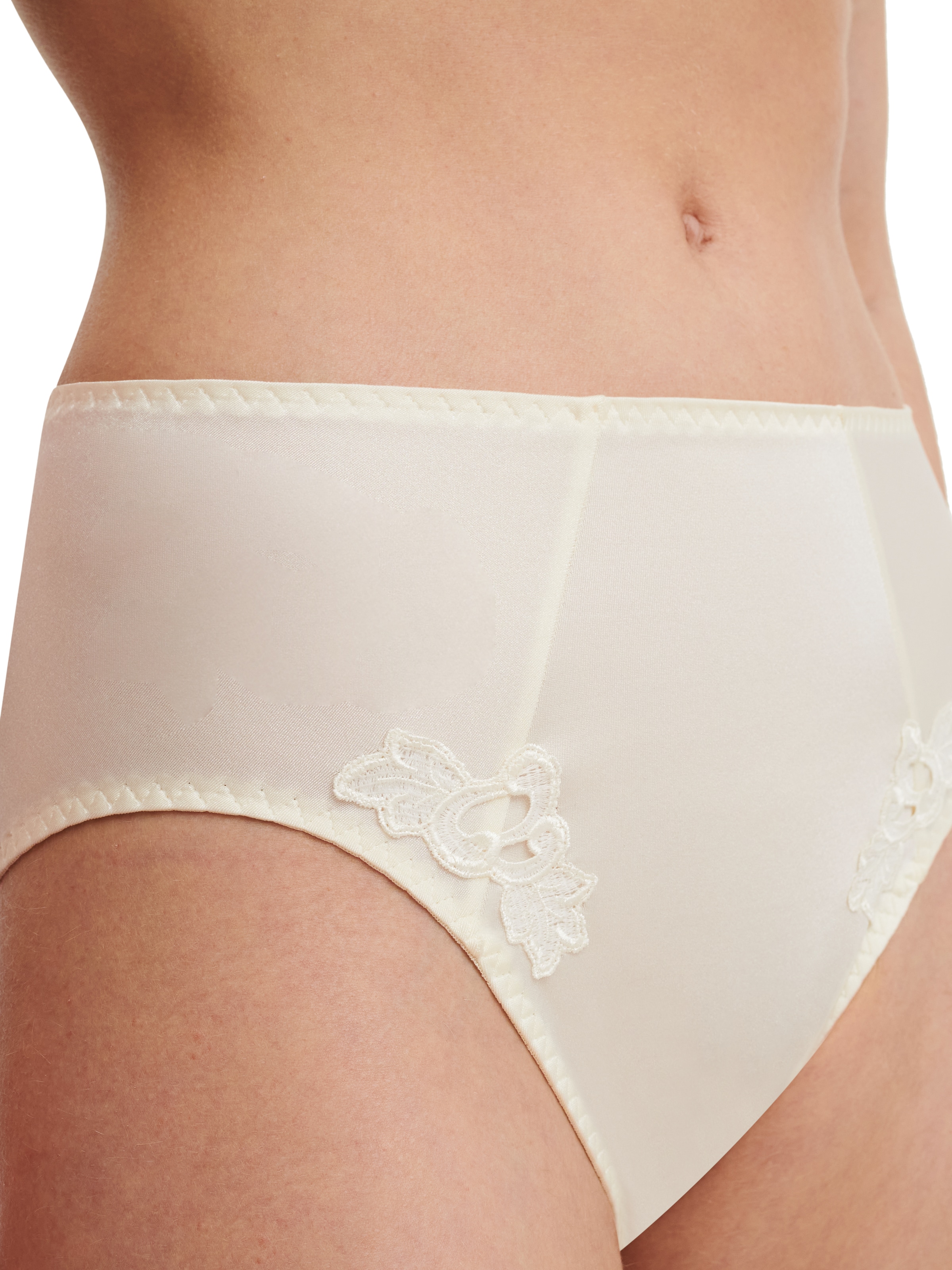 Chantelle Slip »HEDONA« blickdichtes Gewebe, Guipure Spitze