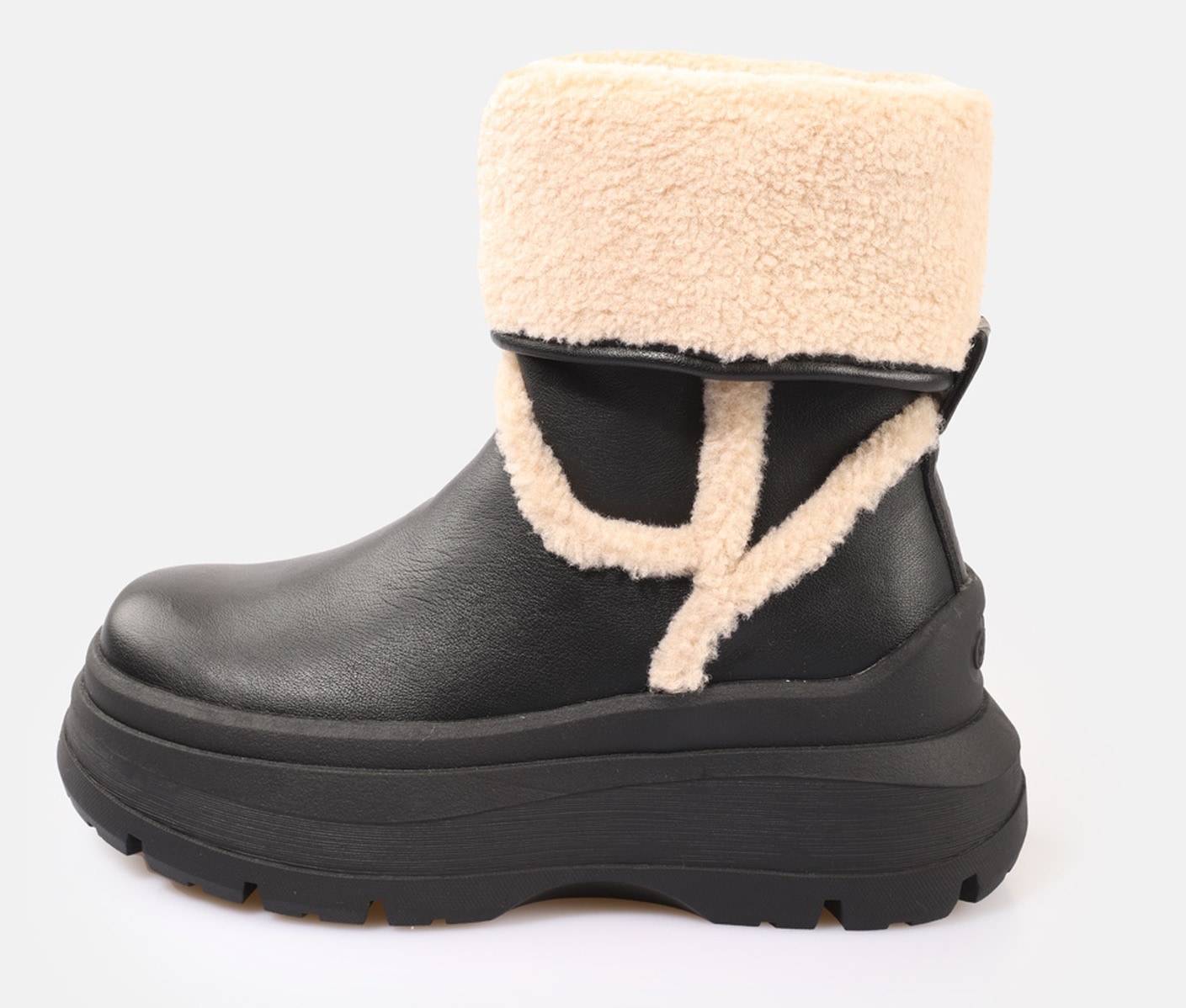 Buffalo Winterboots »OLYMPIA FOLD BOOT WARM«  Plateauboots, Snowboots mit umschlagbarem Kragen