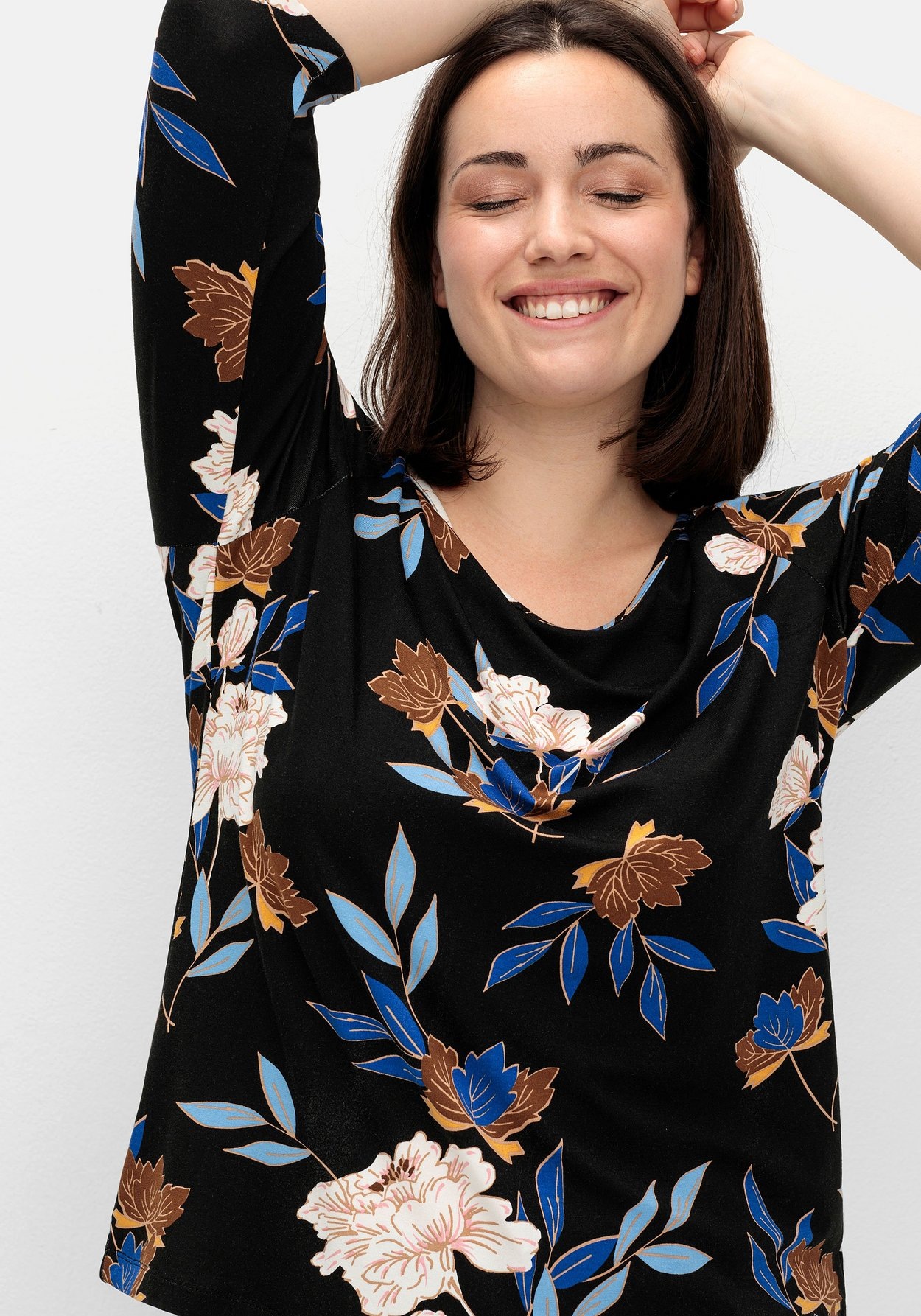 Sheego 3/4-Arm-Shirt »3/4-Arm-Shirt mit Blumenprint, aus Viskosejersey«, mit Blumenprint, aus Viskosejersey