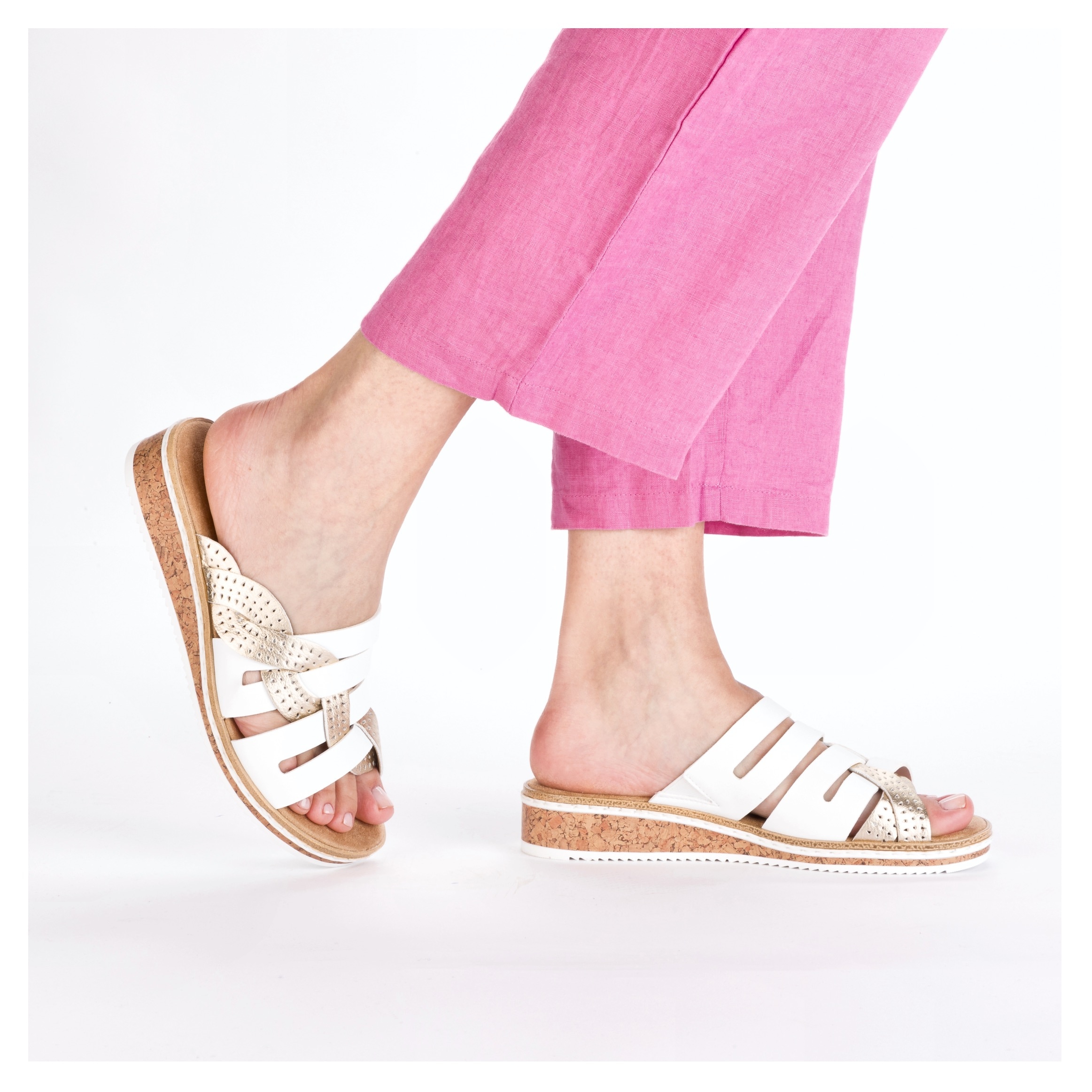 Rieker Pantolette, Sommerschuh, Schlappen, Hausschuh, Keilabsatz, mit kleinem Gummizug