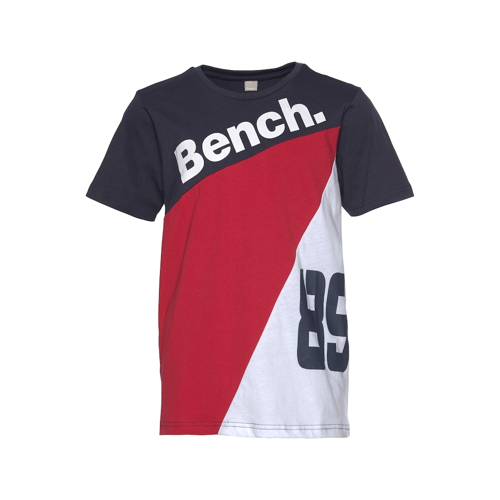 Bench. T-Shirt, mehrfarbig