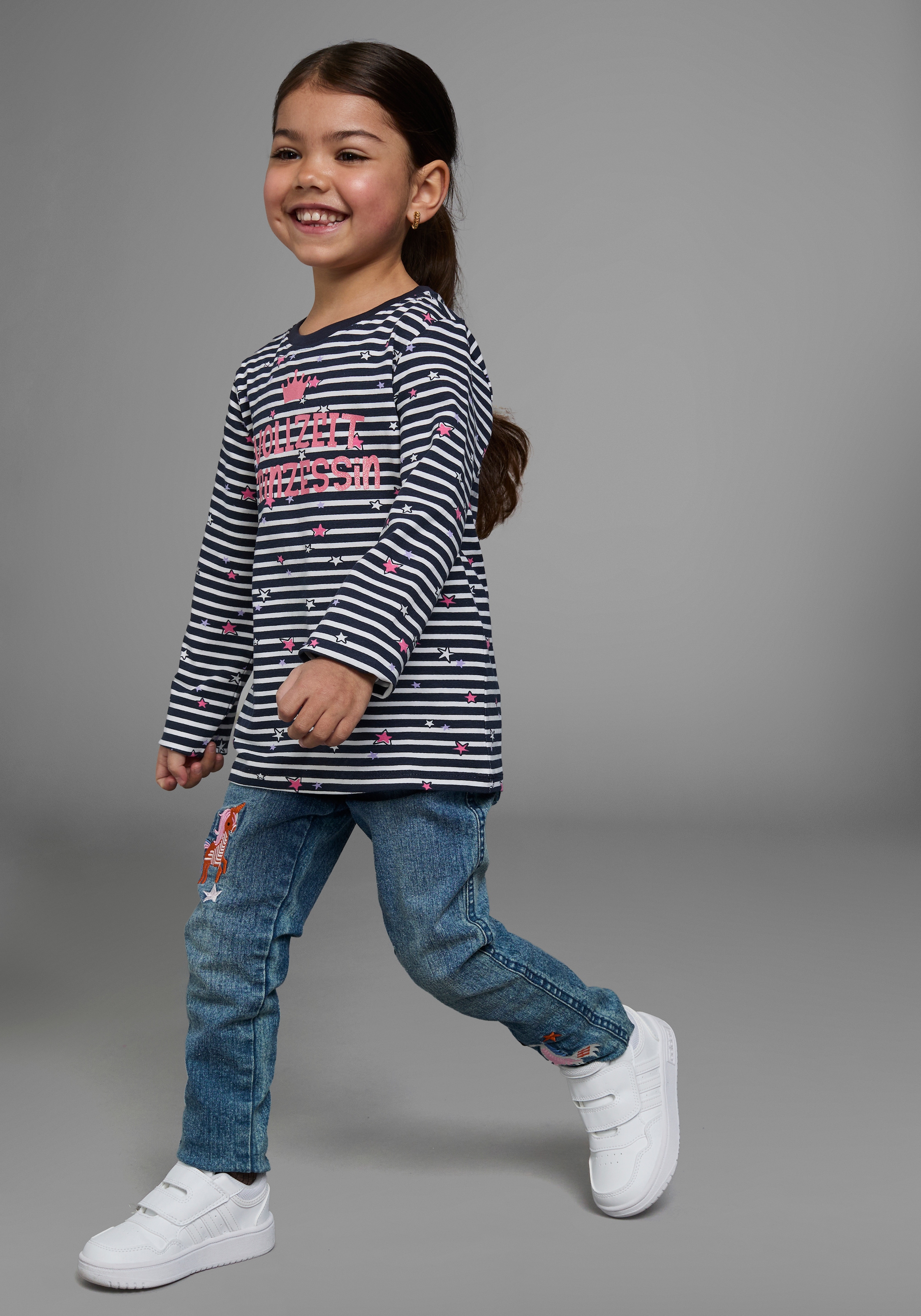 KIDSWORLD Langarmshirt »Vollzeit Prinzessin«, Langarm, Basic-Passform, mit Sternmuster, Rundhalsausschnitt