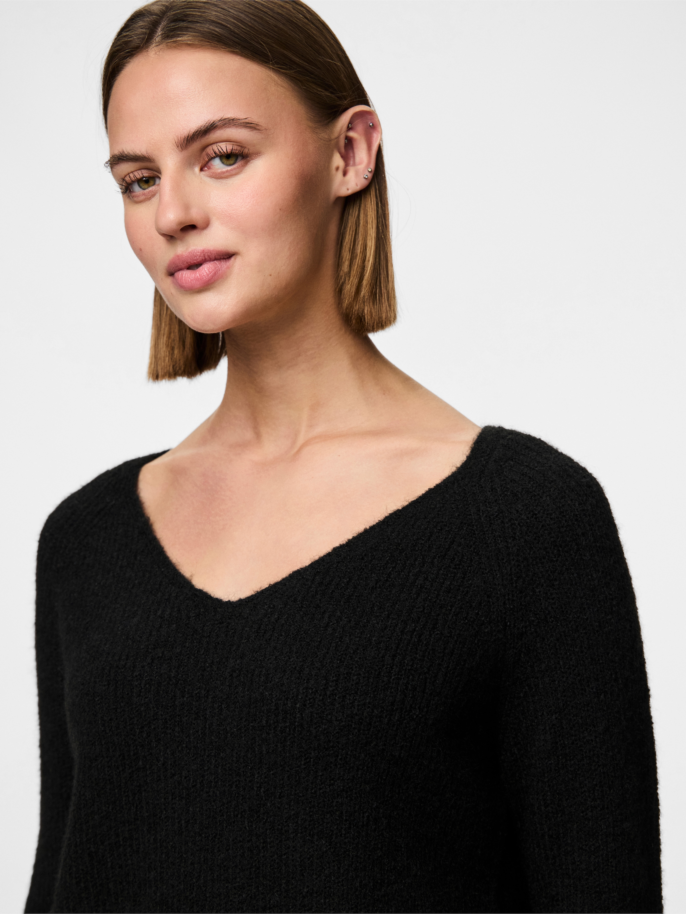 pieces V-Ausschnitt-Pullover »PCELLEN LS V-NECK KNIT NOOS BC« mit Wolle