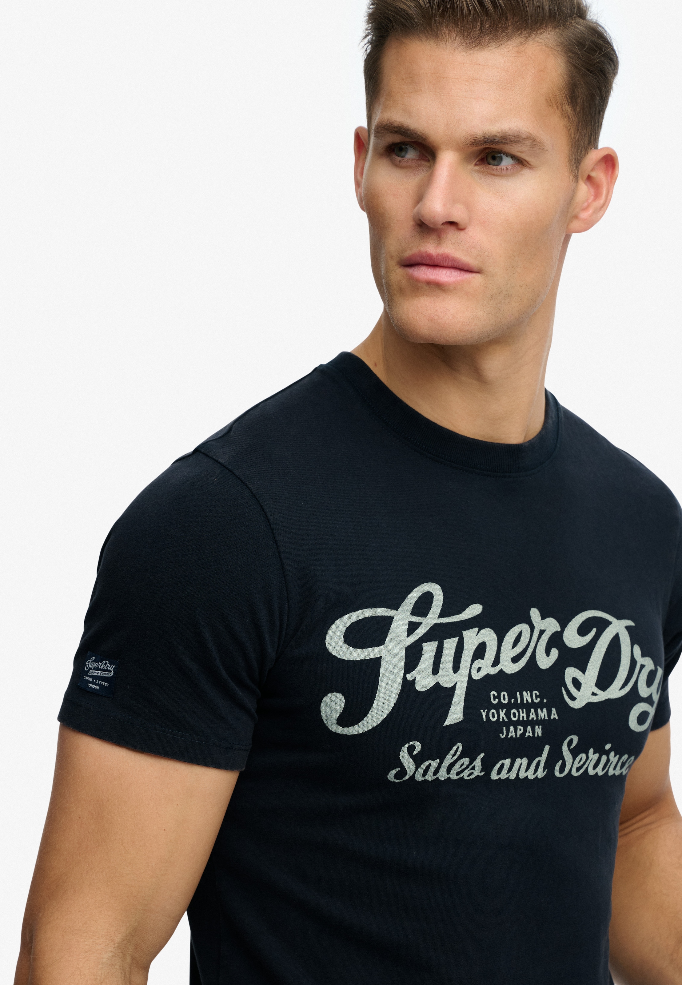 Superdry Rundhalsshirt »Industry Worker Relaxed Tee« aus Baumwolle und Single Jersey, Regular Fit, mit Druck, Kurzarm