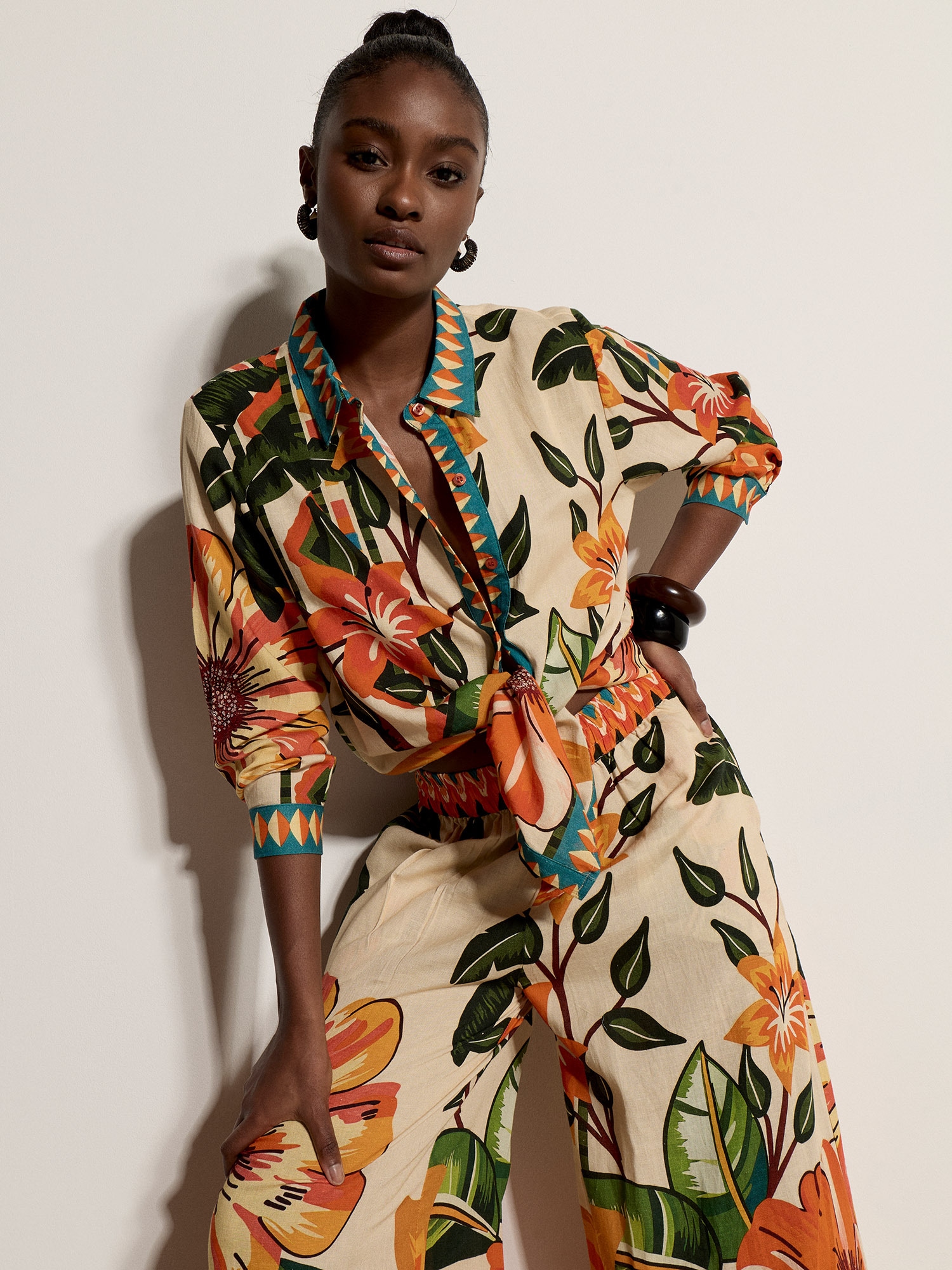 Apricot Klassische Bluse »Hemd mit tropischem Blumenmuster« mit Knopfleiste