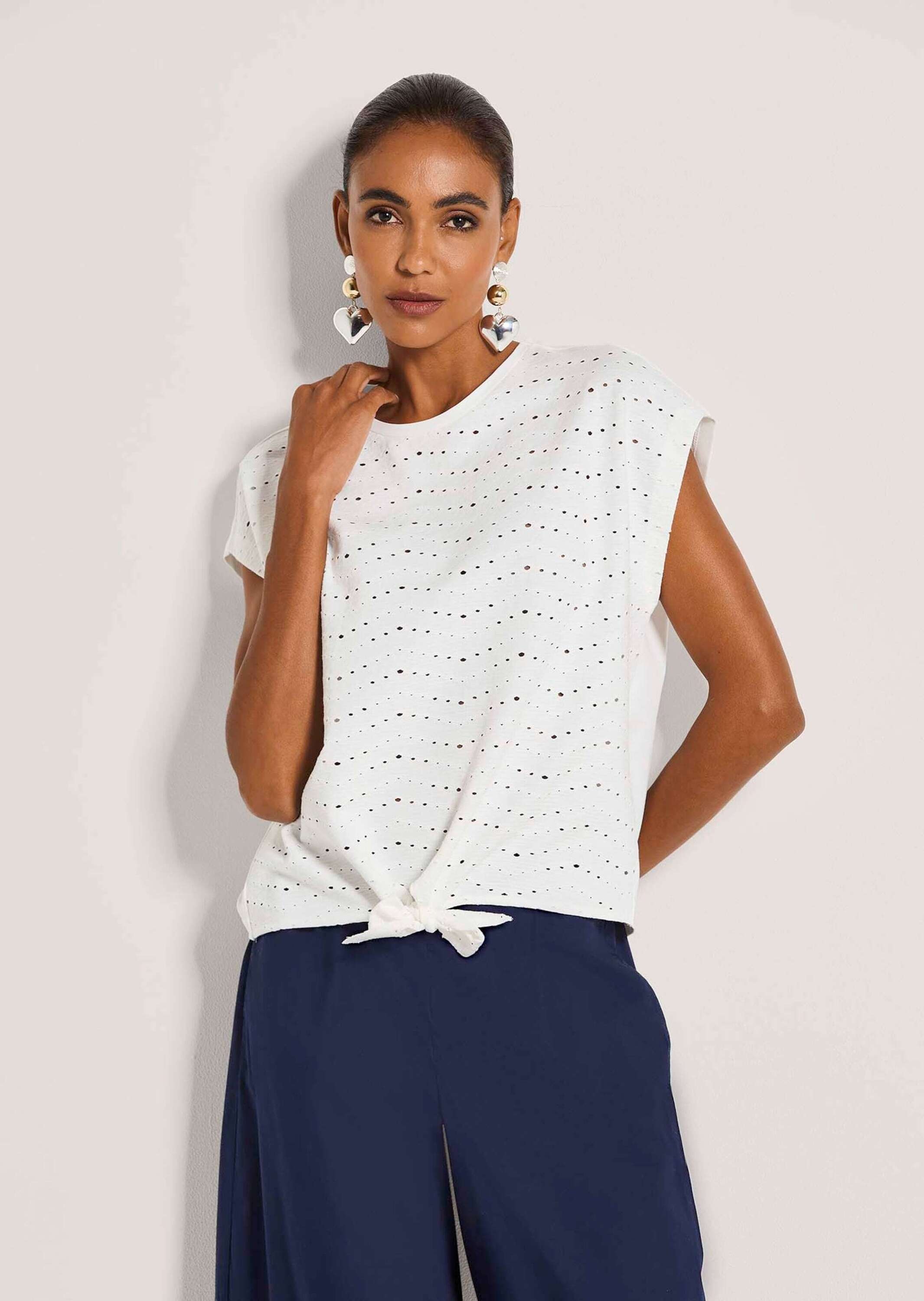 MADELEINE Kurzarmshirt »Shirt Shirt mit Lochstickerei, Kurzarm, Rundhals« Geknoteter Saum