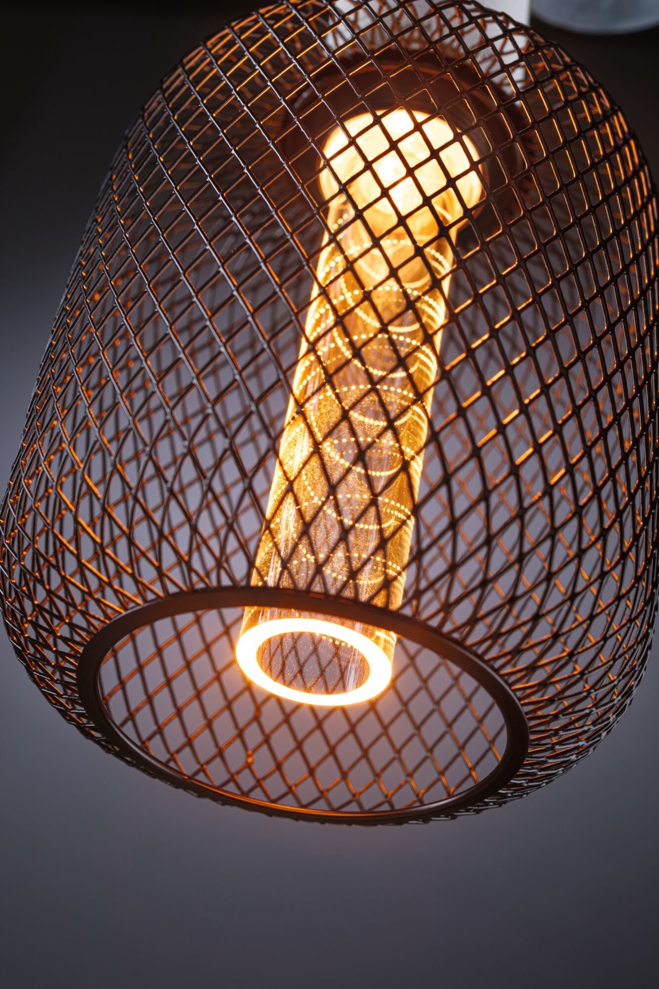 Paulmann LED-Leuchtmittel »Metallic Glow Zyl schwarz Spiral 200lm 4,2W 1800K 230V«