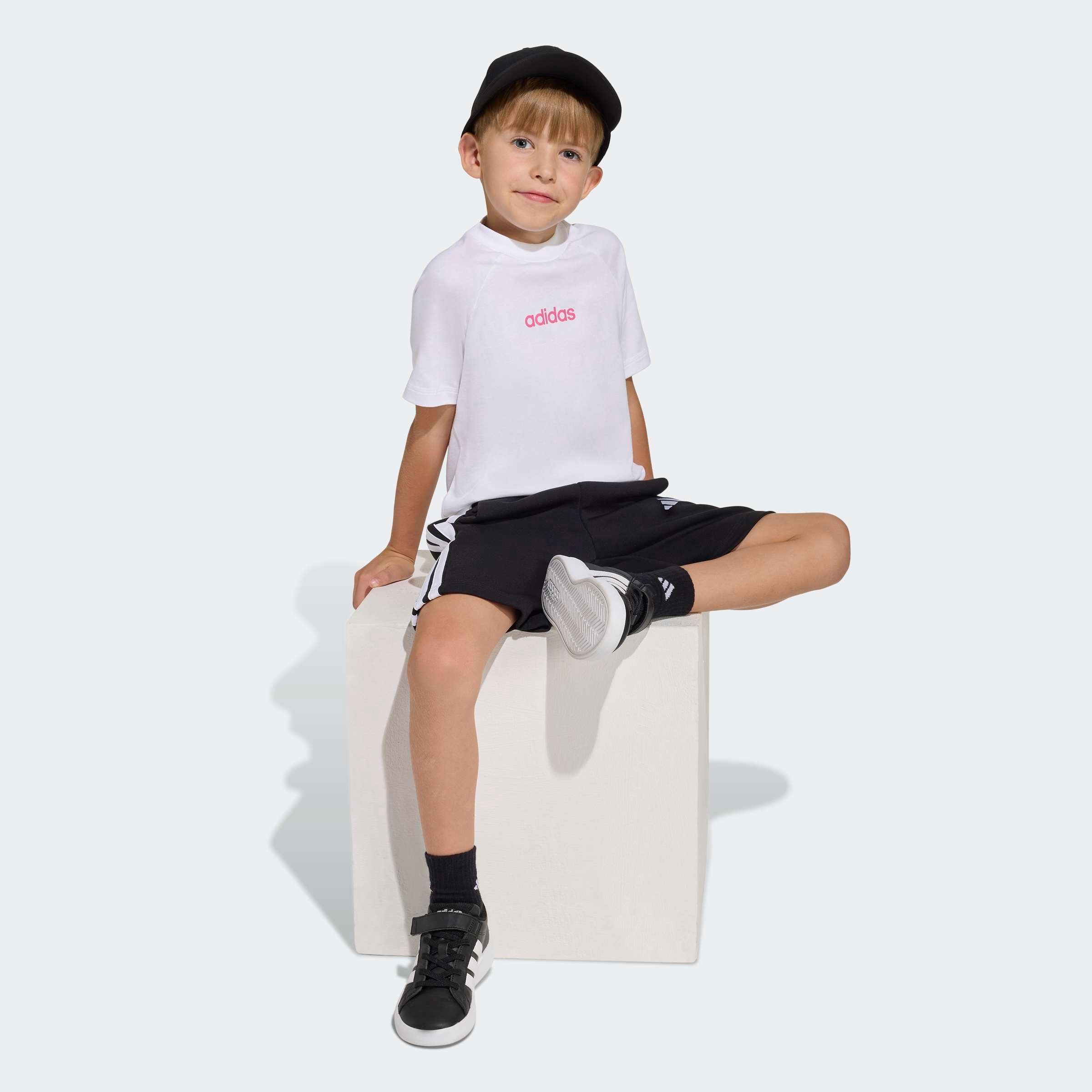 adidas Sportswear T-Shirt »ESSENTIALS KIDS« für Kinder, Rundhalsausschnitt, ohne Verschluss, weiches Material