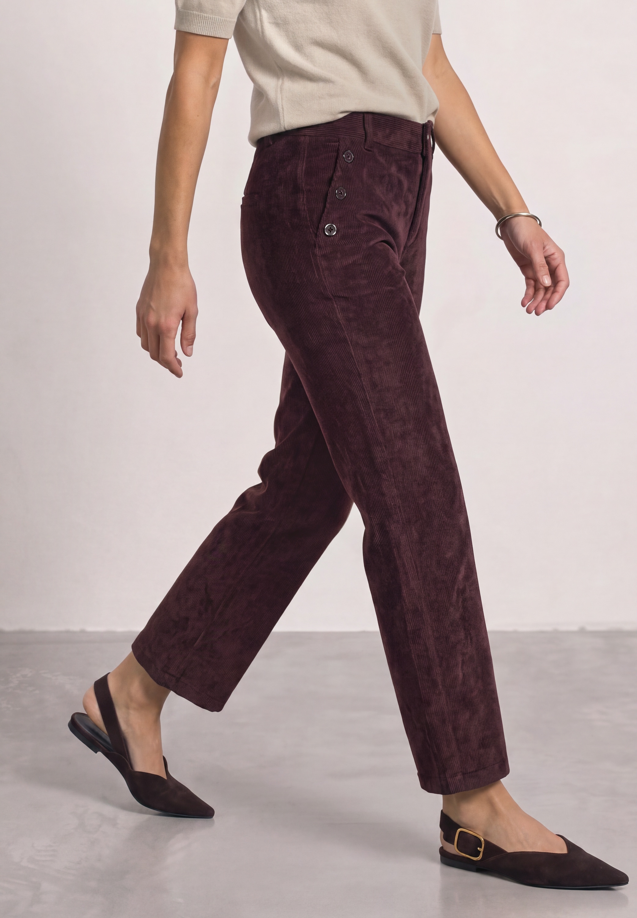 STREET ONE Cordhose »Style Amalia«  Streight Leg mit Zierknöpfen