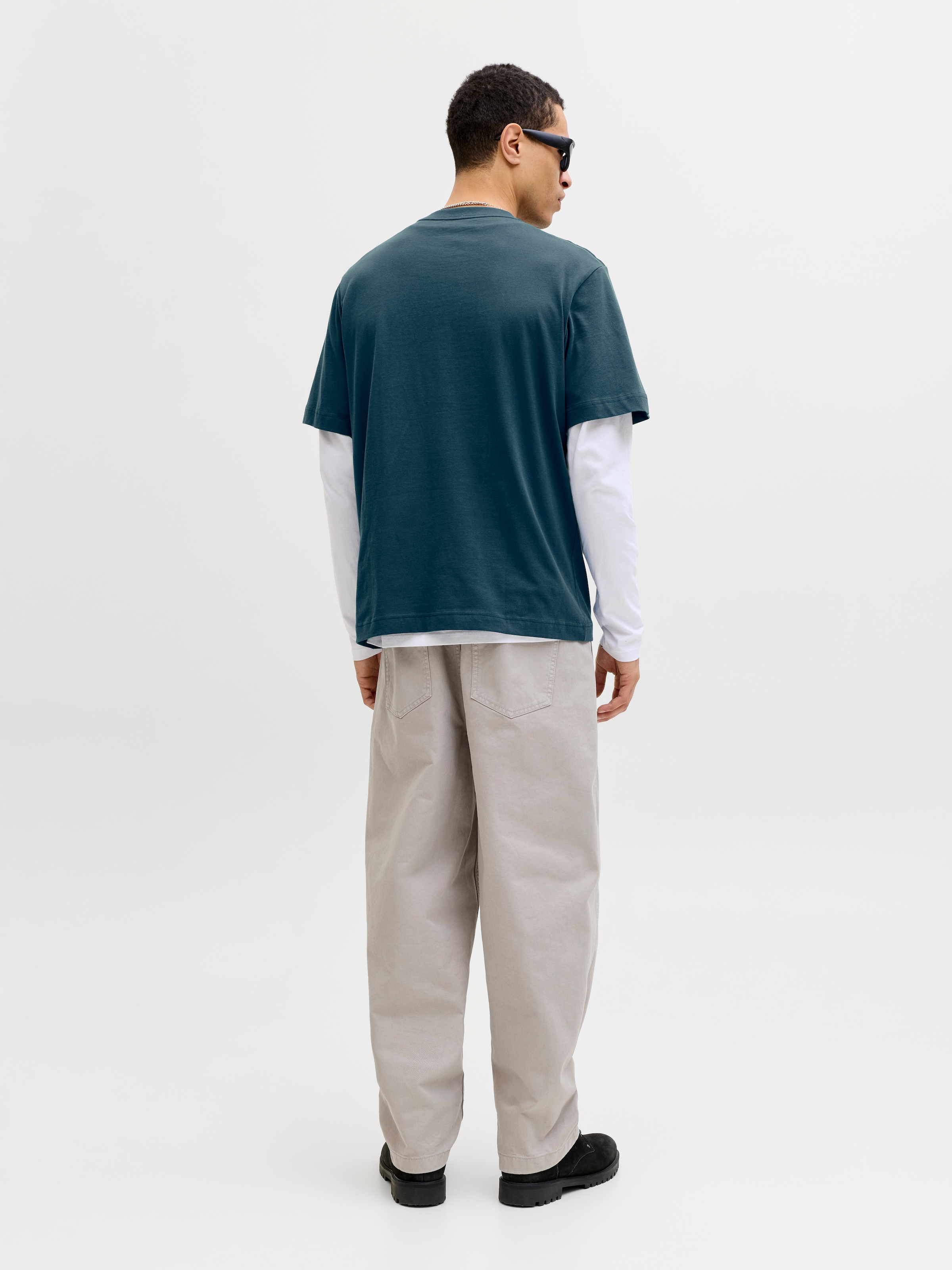 Jack & Jones T-Shirt »JCOCLUB FRONT PRINT TEE SS CREW SN« mit Print