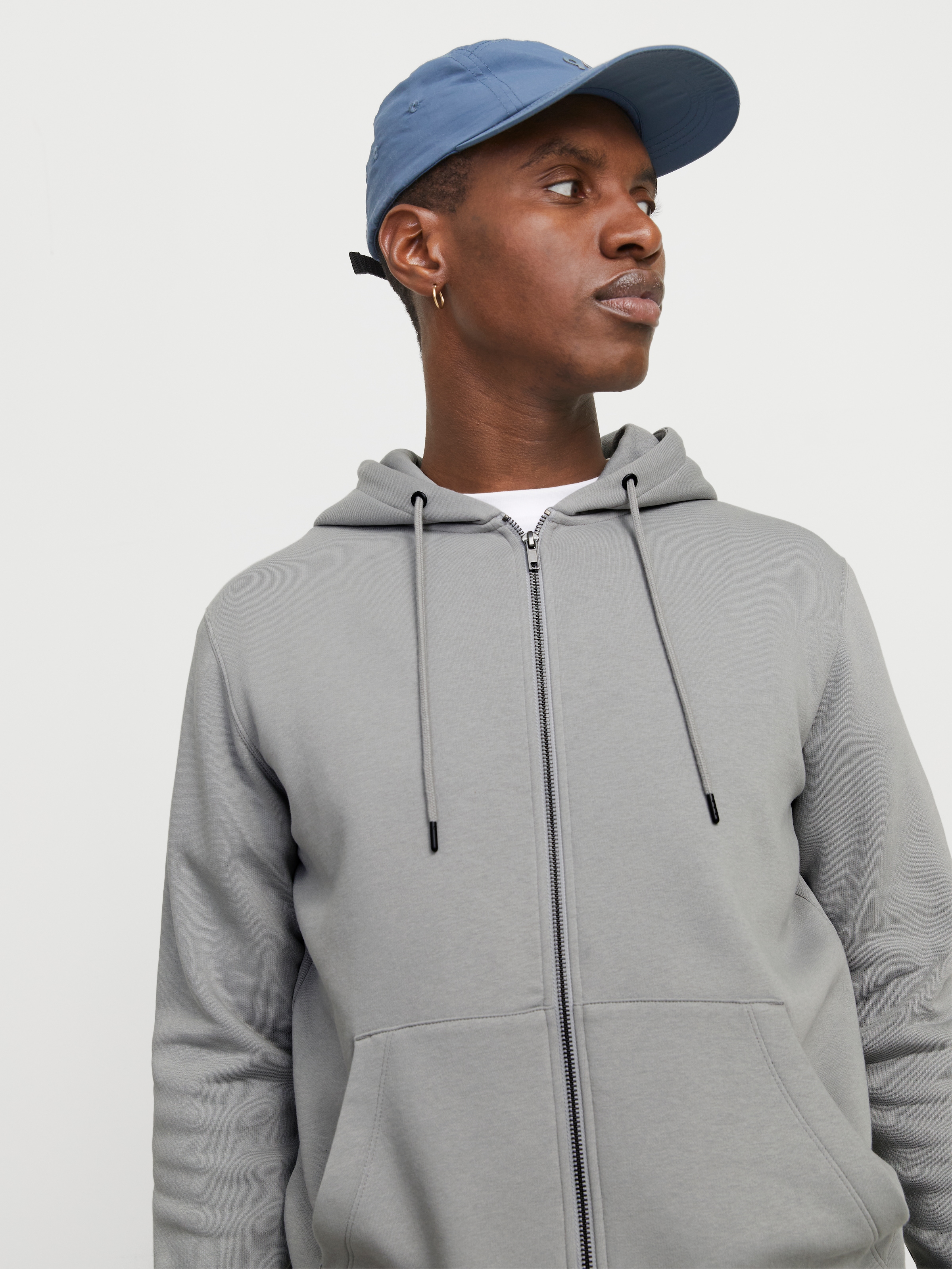 Jack & Jones Kapuzensweatjacke »JJESTAR BASIC SWEAT ZIP HOOD NOOS«, mit Kapuze