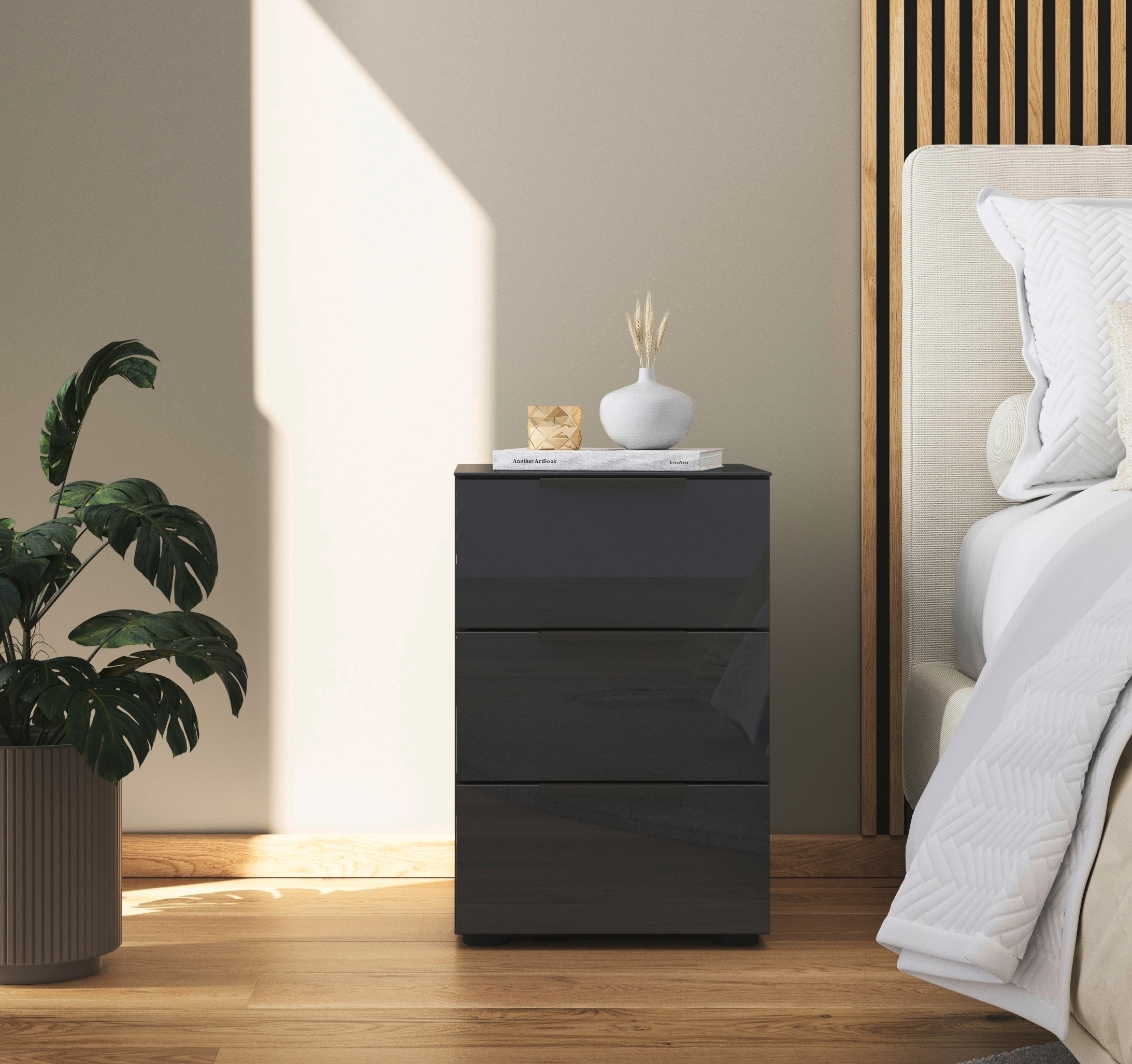 rauch Nachtkommode »Nachttisch Nachtschrank Nachtkonsole FLIPP mit Glasfront«, (Breite 40 cm), mit 3 Schubladen und Soft-Close-Funktion, Oberboden und Front Glas