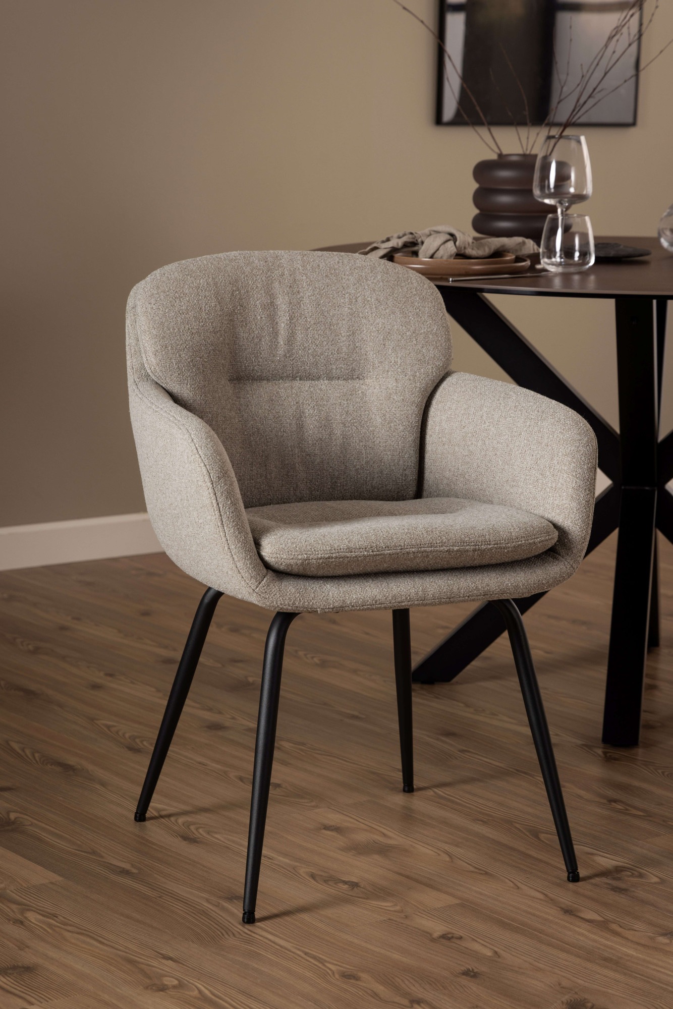 ACTONA GROUP Esszimmerstuhl »Dora«, Esszimmerstuhl mit Armlehne, Alea Beige, Gestell matt schwarz
