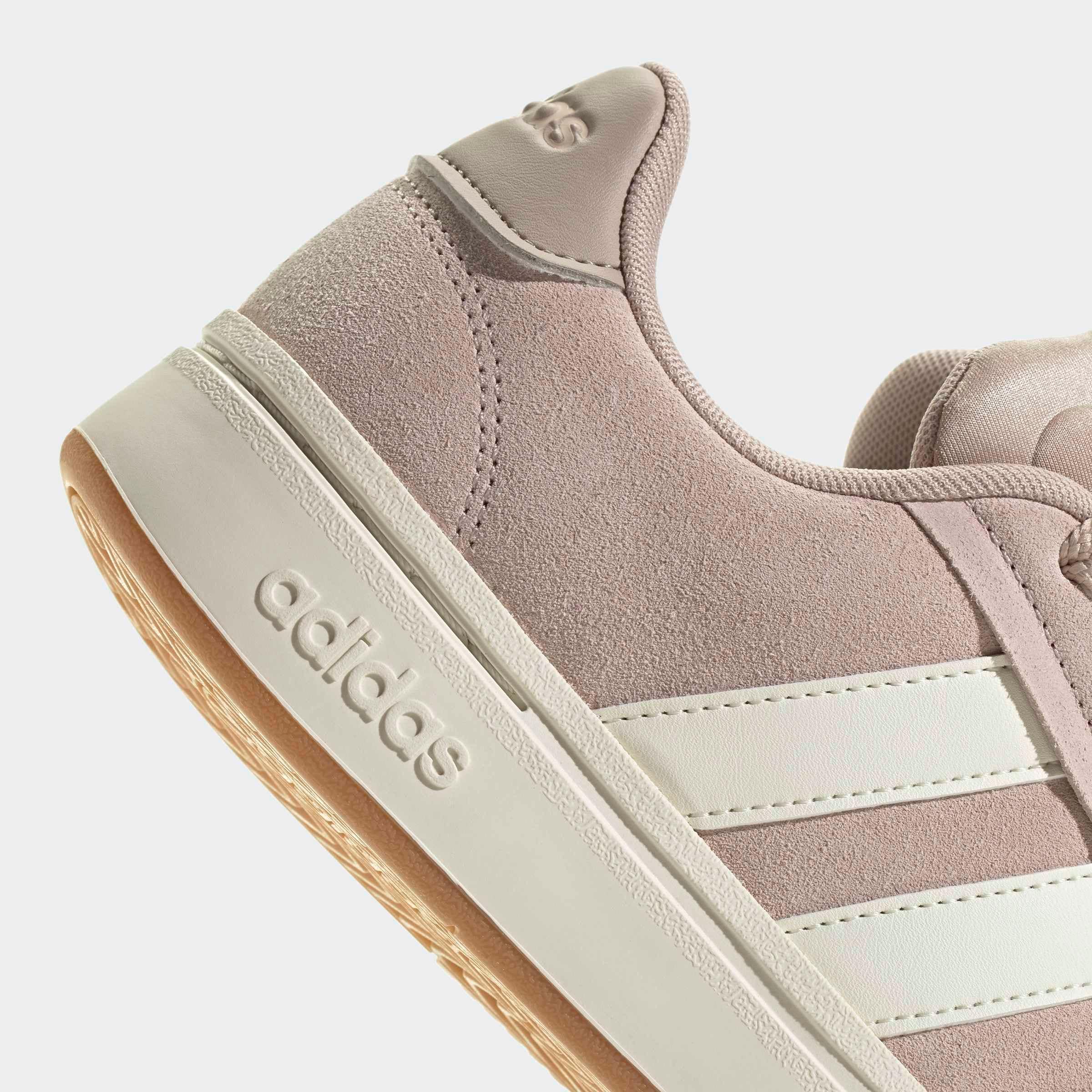 adidas Sportswear Sneaker »GRAND COURT ALPHA«  inspiriert vom Design des adidas campus 00