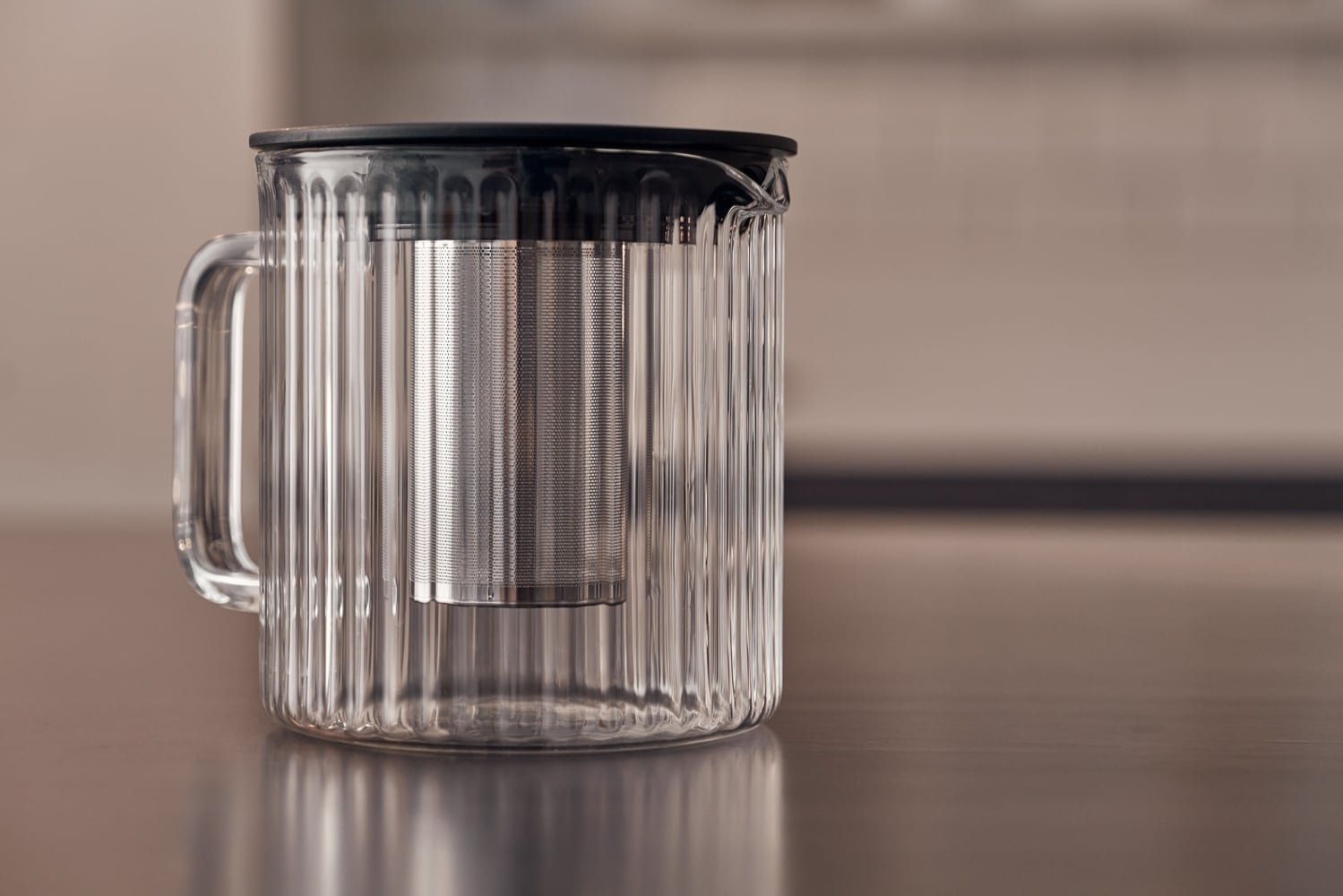 RESTO Kitchenware Teekanne »Ain, hitzebeständige Glaskanne im 3D Design, Höhe ca. 13 cm« 1 l 4 Stk. tlg. mit herausnehmbarem Filtersieb aus Edelstahl, im Geschenkkarton