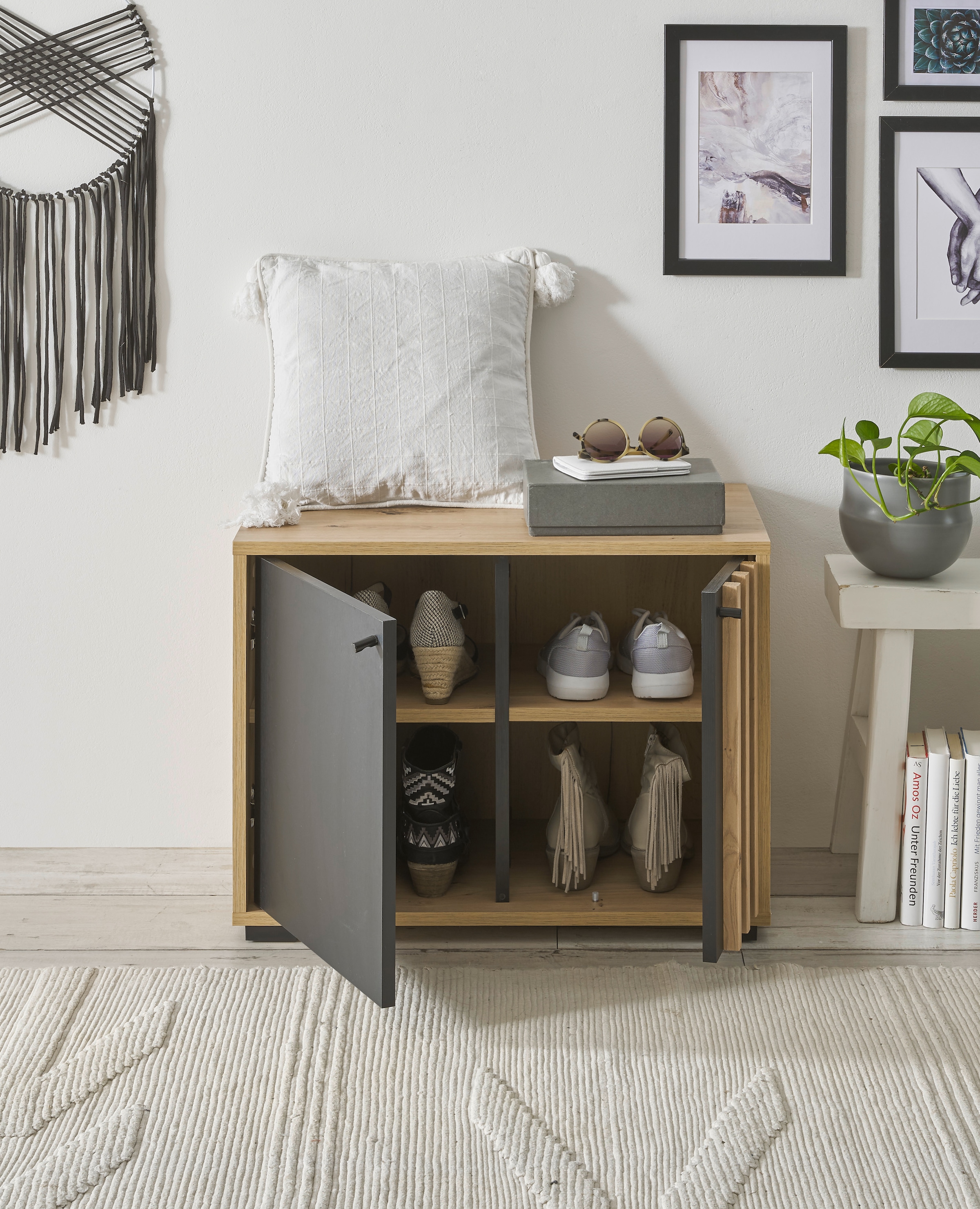 HBZ Schuhbank »Volano Garderobenbank, BxHxT 64x48x38 cm«, (1 St.), Mit 2 Türen, 4 Fächer und 2 feste Böden