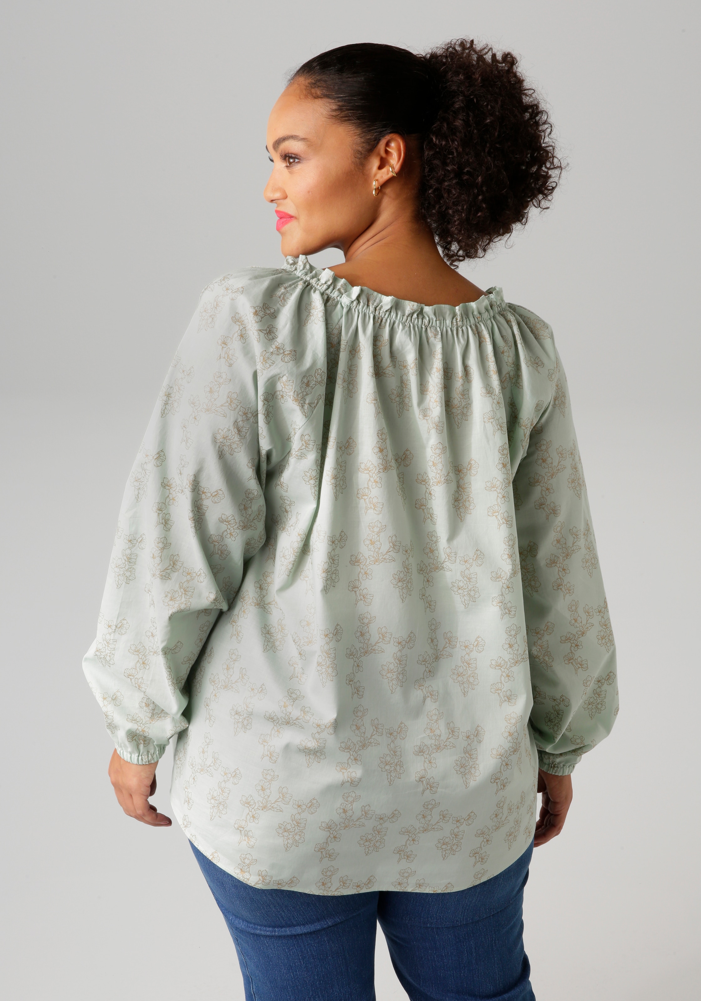 Aniston PLUS Schlupfbluse, mit glänzenden, goldfarbenen Blumen bedruckt - NEUE KOLLEKTION