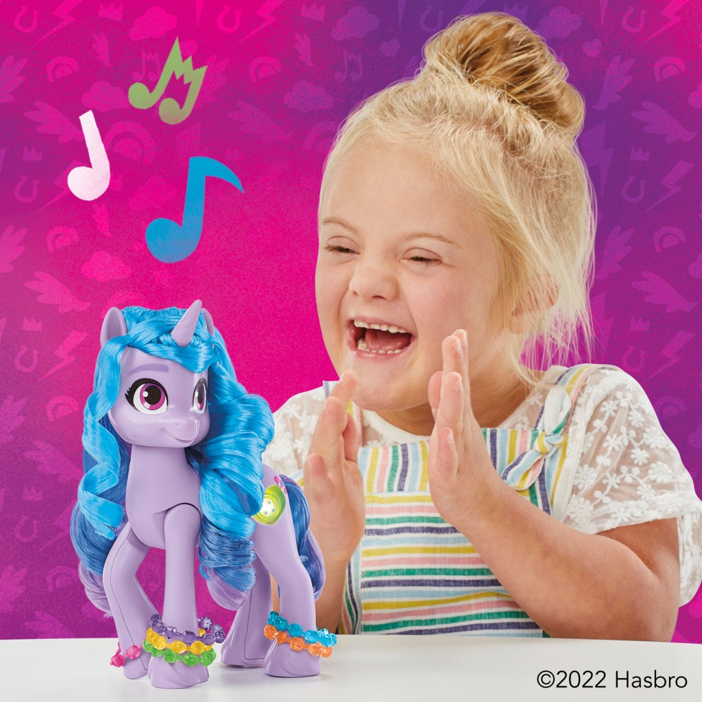 Hasbro Spielfigur »Izzy Moonbow«, mit über 20 Reaktionen und leuchtendem Schönheitsfleck