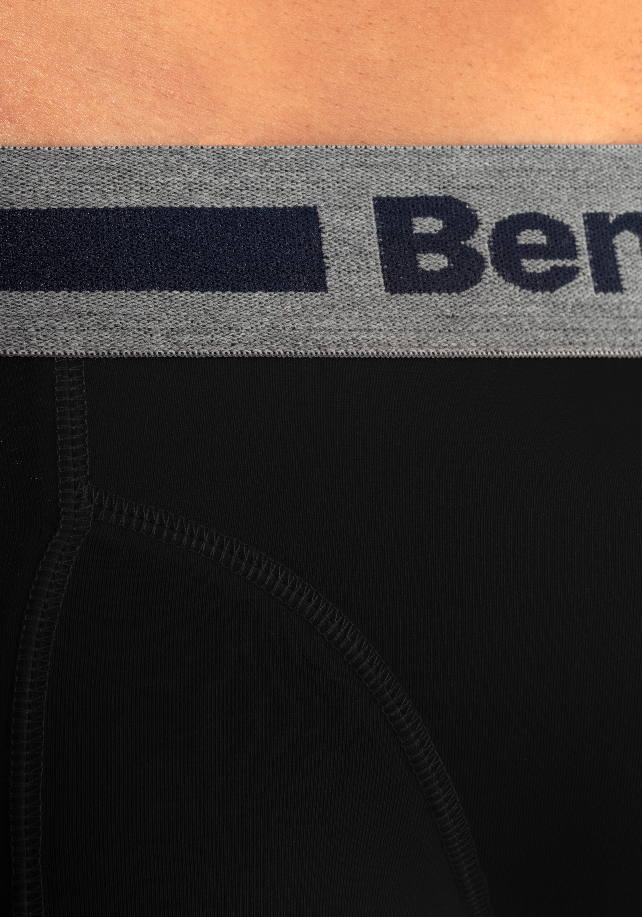 Bench. Hipster, (Packung, 4 St.), knapp sitzende Boxershorts aus Baumwollmischung